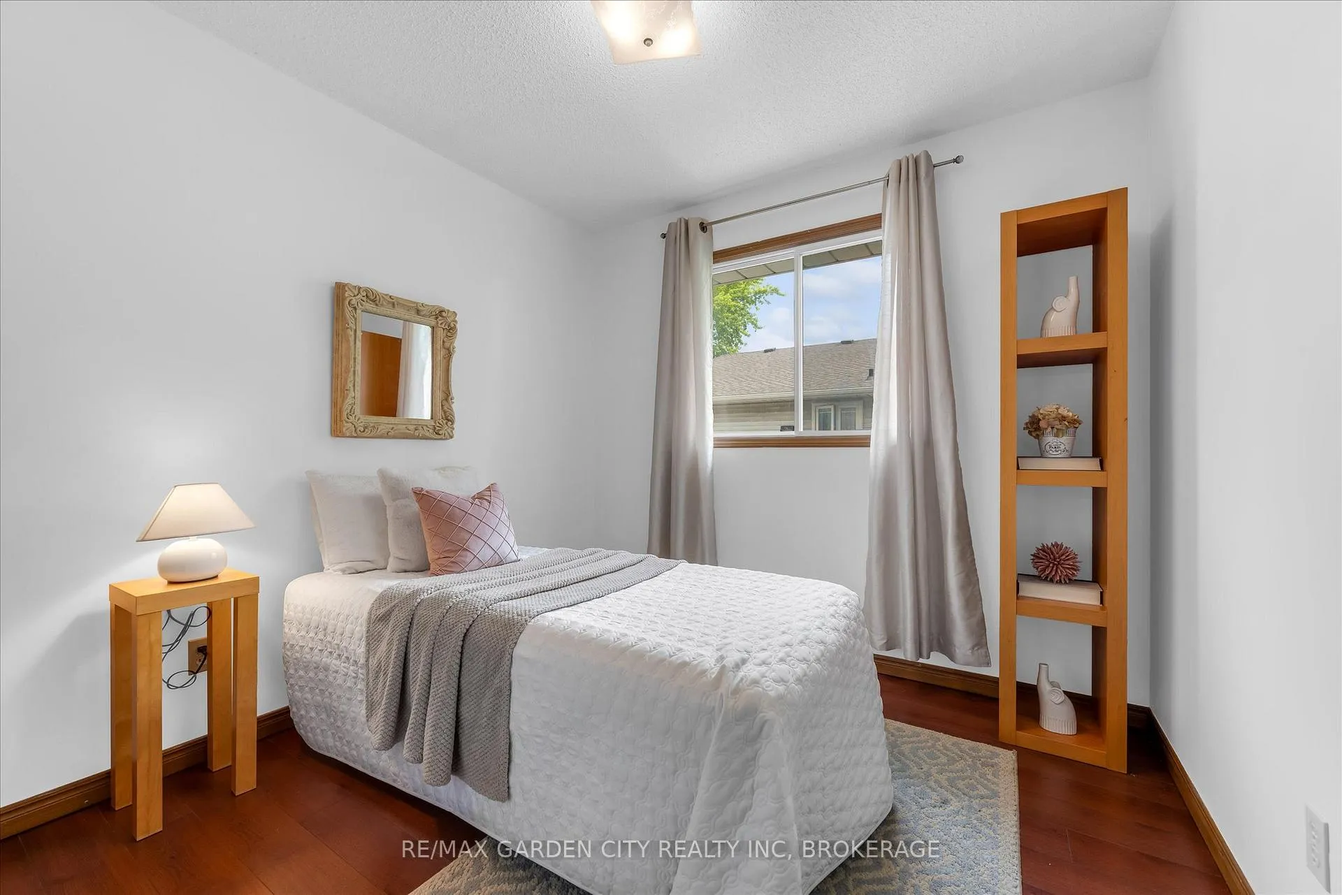 Photo 12 of 3920 Old Orchard Way, Lincoln, Lincoln-Jordan/Vineland — HOMEH
