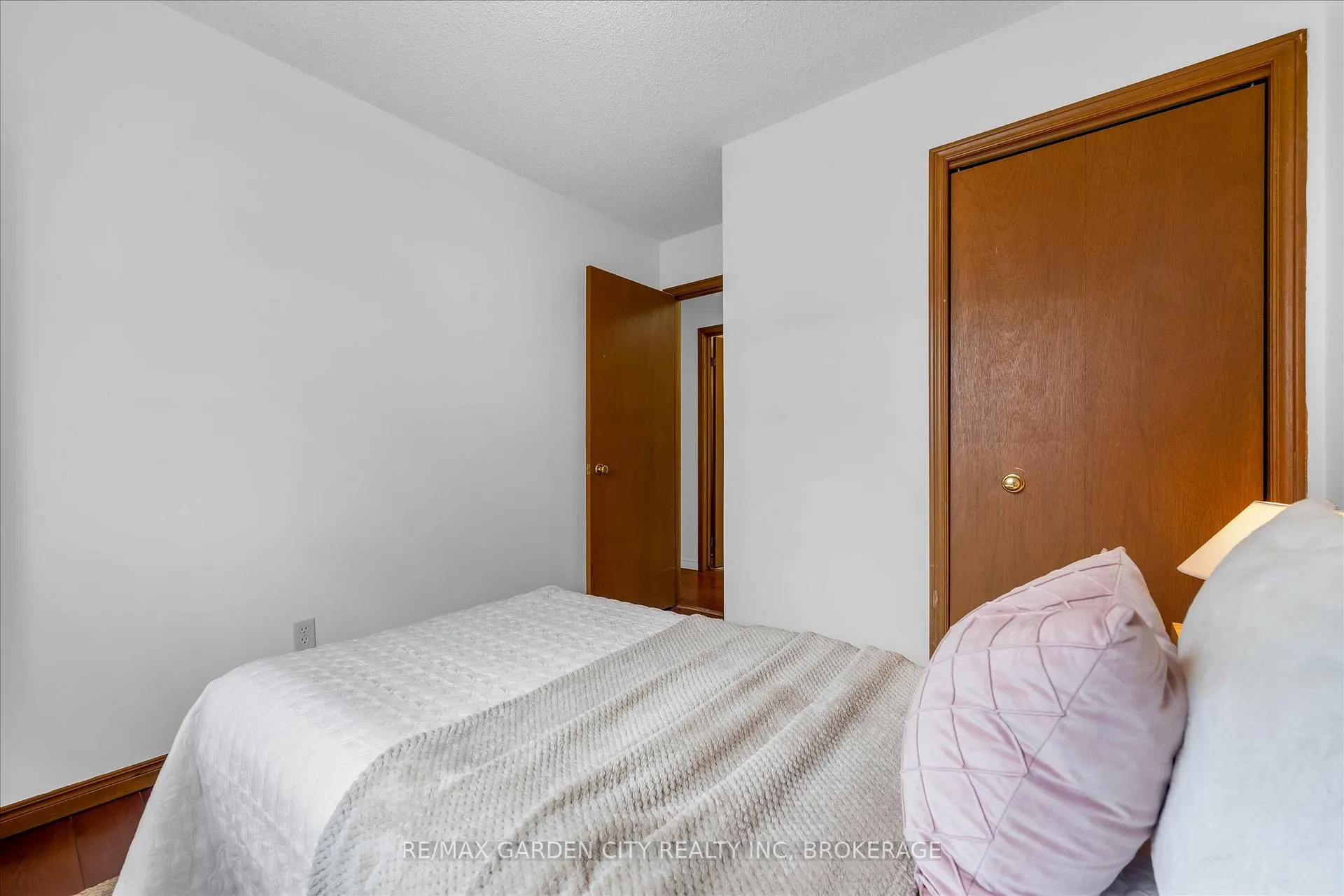 Photo 13 of 3920 Old Orchard Way, Lincoln, Lincoln-Jordan/Vineland — HOMEH