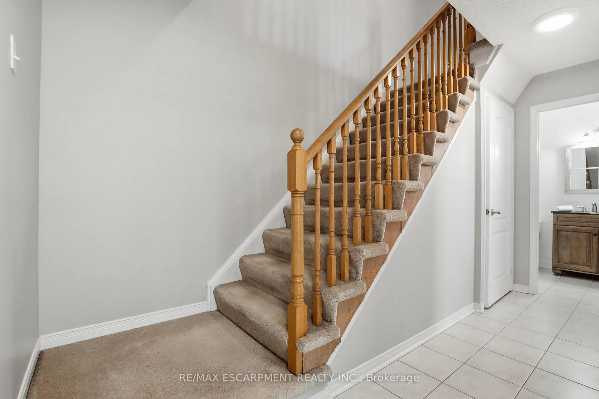 Photo 14 of 174 Fellowes Crescent, Hamilton, Waterdown — HOMEH