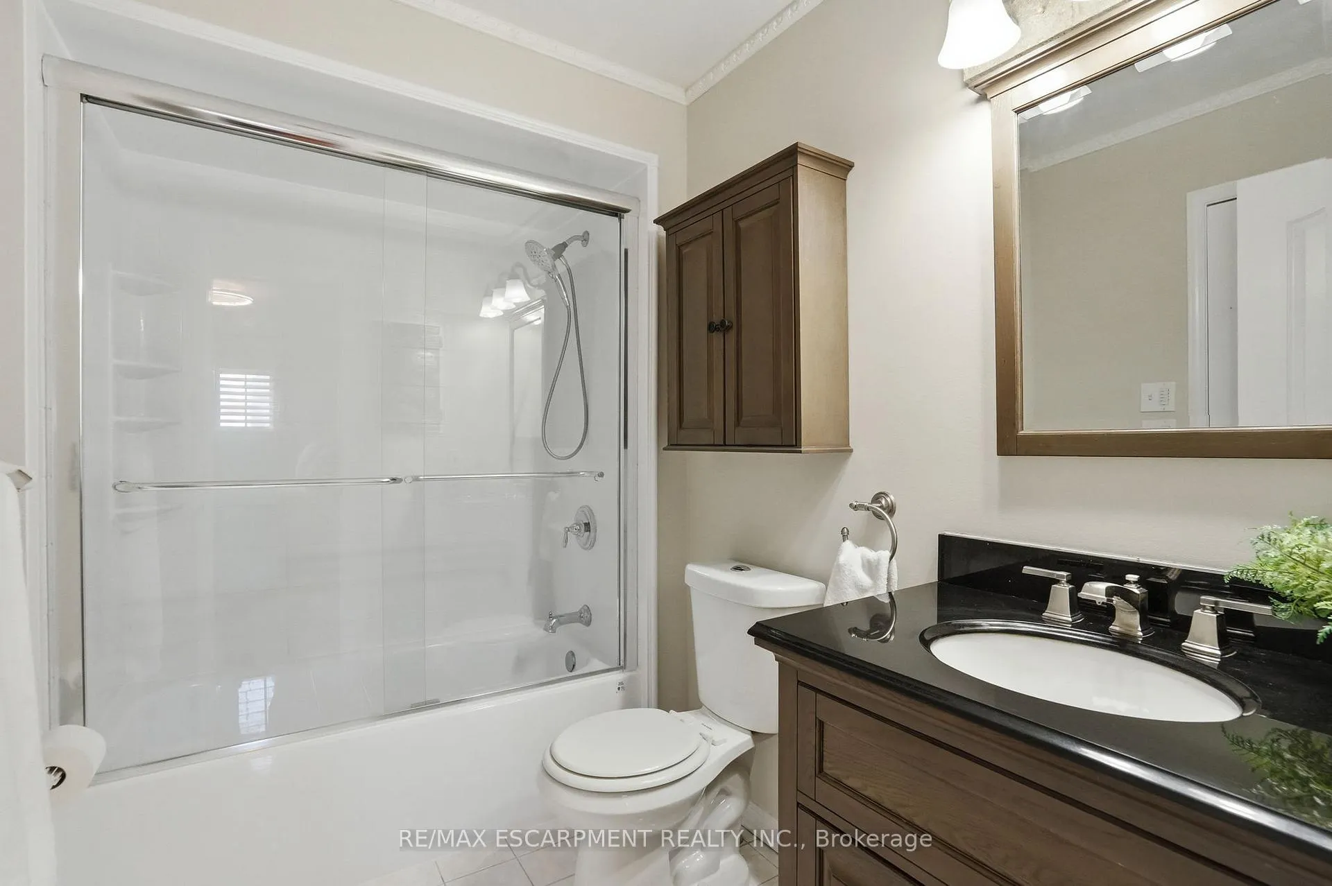 Photo 18 of 174 Fellowes Crescent, Hamilton, Waterdown — HOMEH