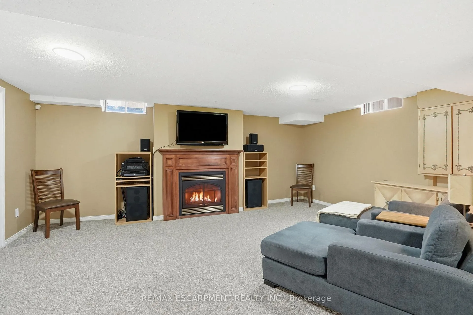 Photo 23 of 174 Fellowes Crescent, Hamilton, Waterdown — HOMEH