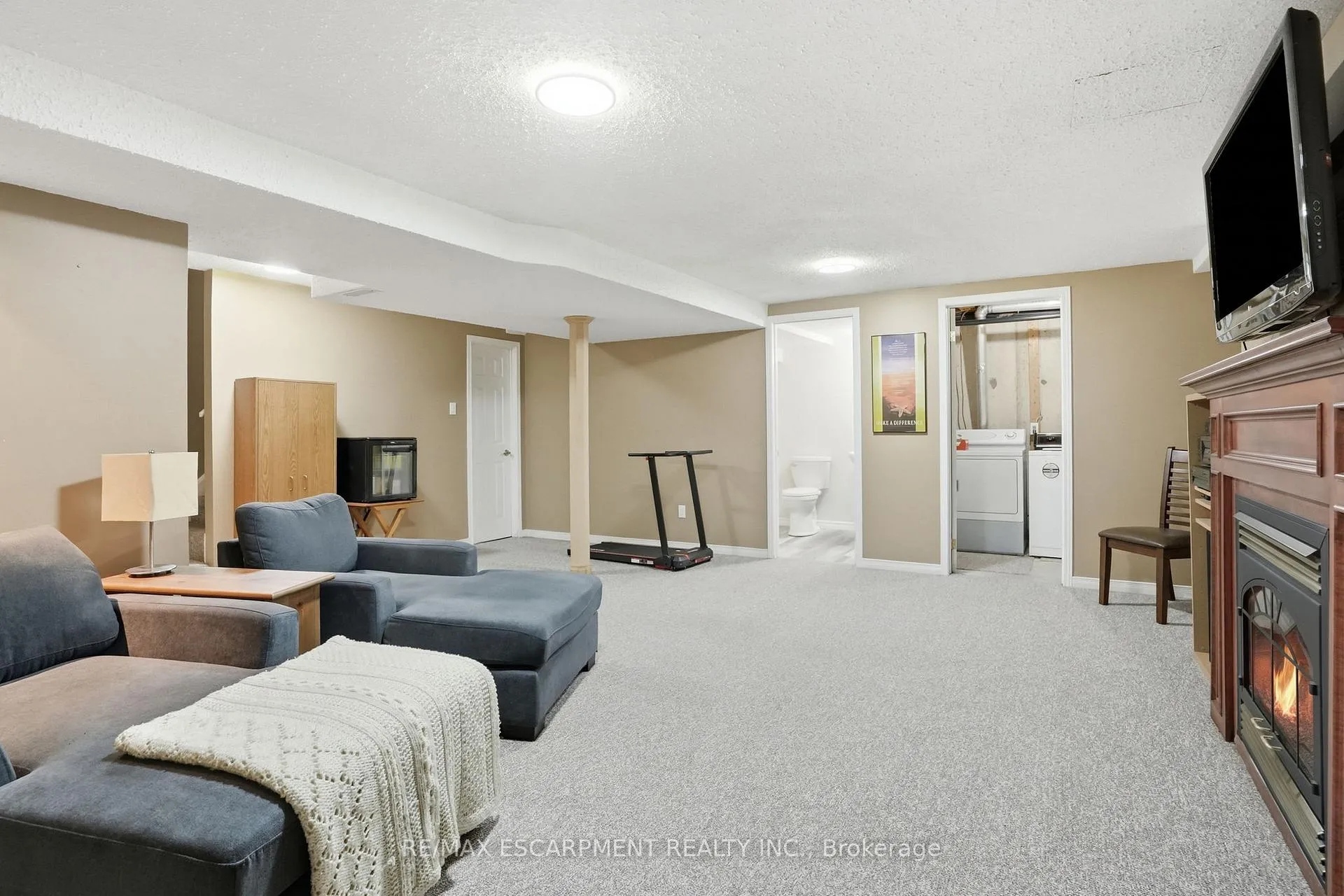Photo 24 of 174 Fellowes Crescent, Hamilton, Waterdown — HOMEH