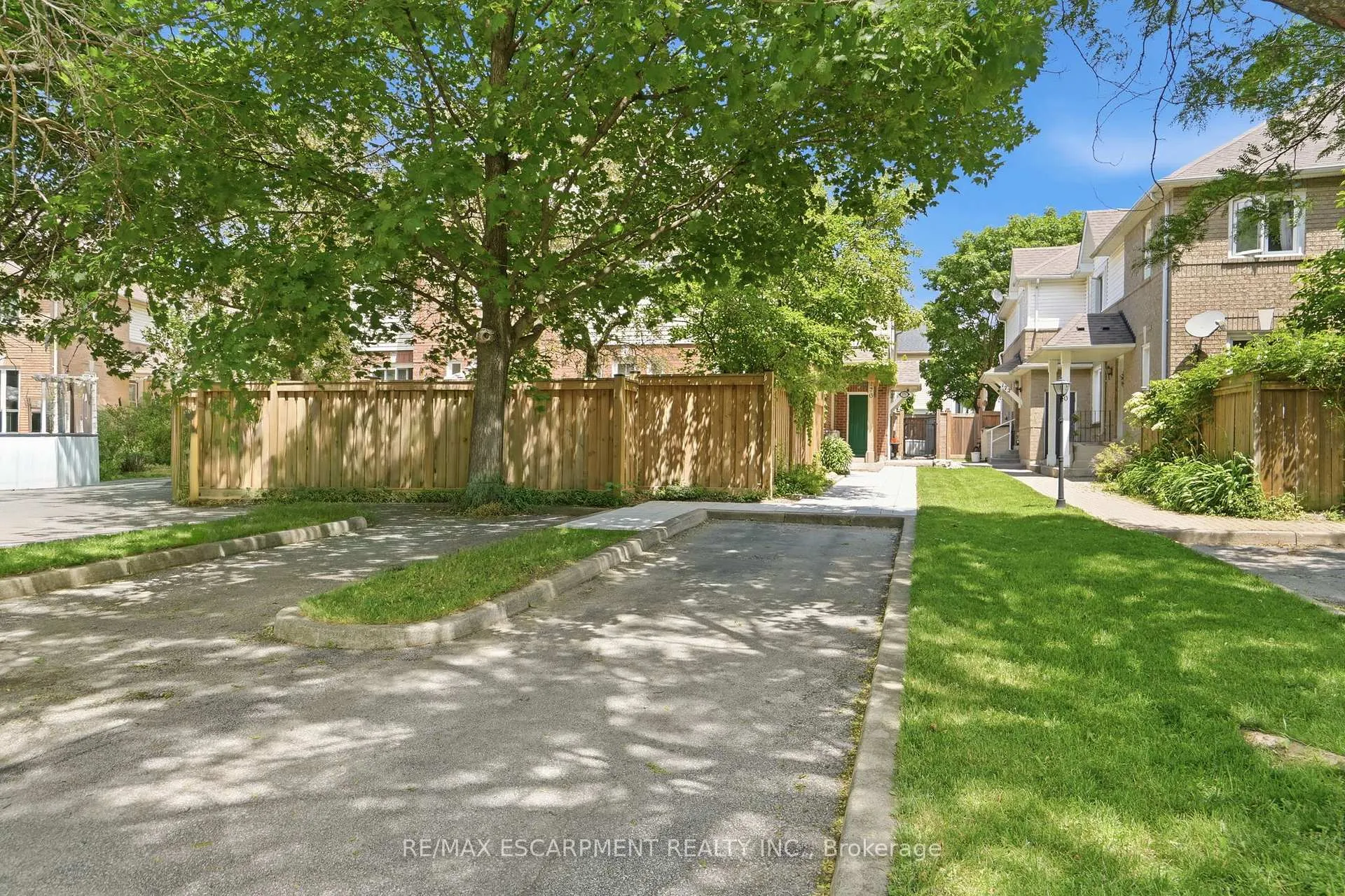 Photo 29 of 174 Fellowes Crescent, Hamilton, Waterdown — HOMEH