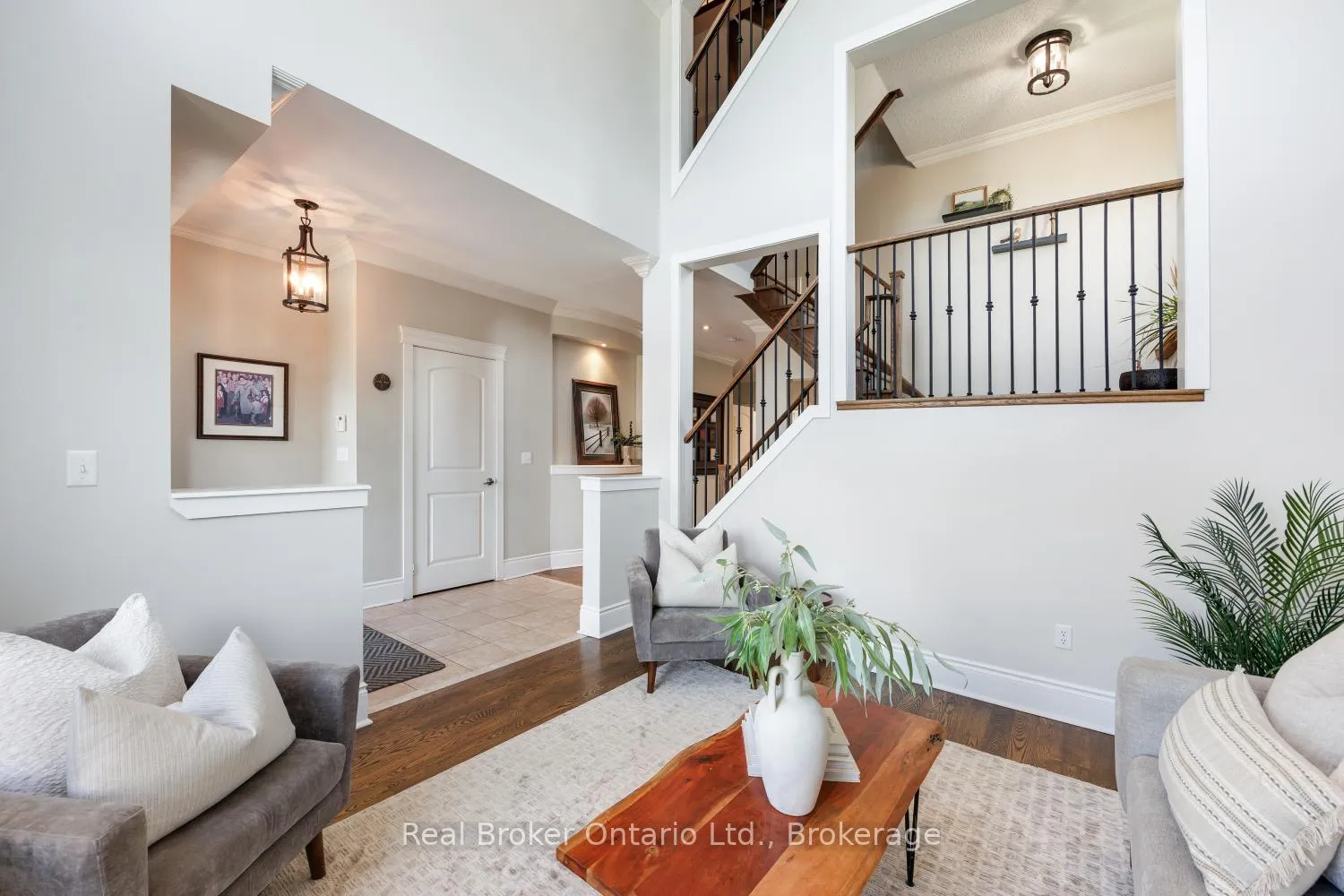 Photo 9 of 52 Brough Court, Clarington, Bowmanville — HOMEH