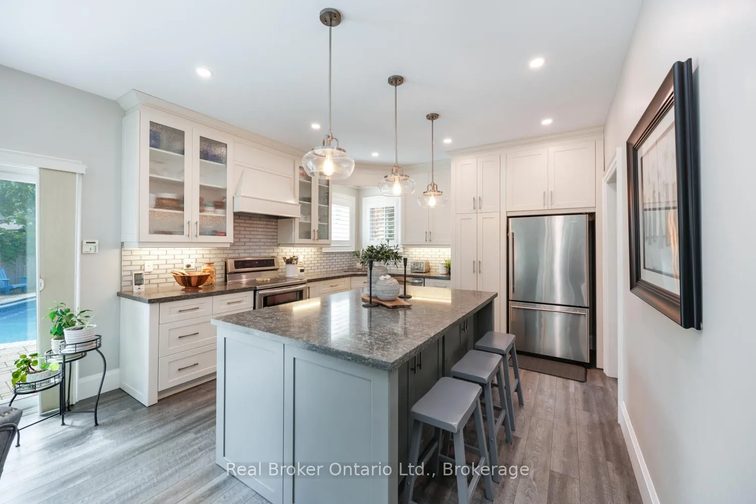 Photo 15 of 52 Brough Court, Clarington, Bowmanville — HOMEH
