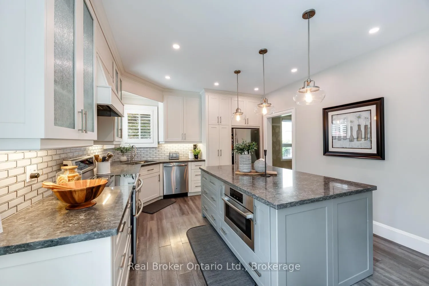 Photo 16 of 52 Brough Court, Clarington, Bowmanville — HOMEH
