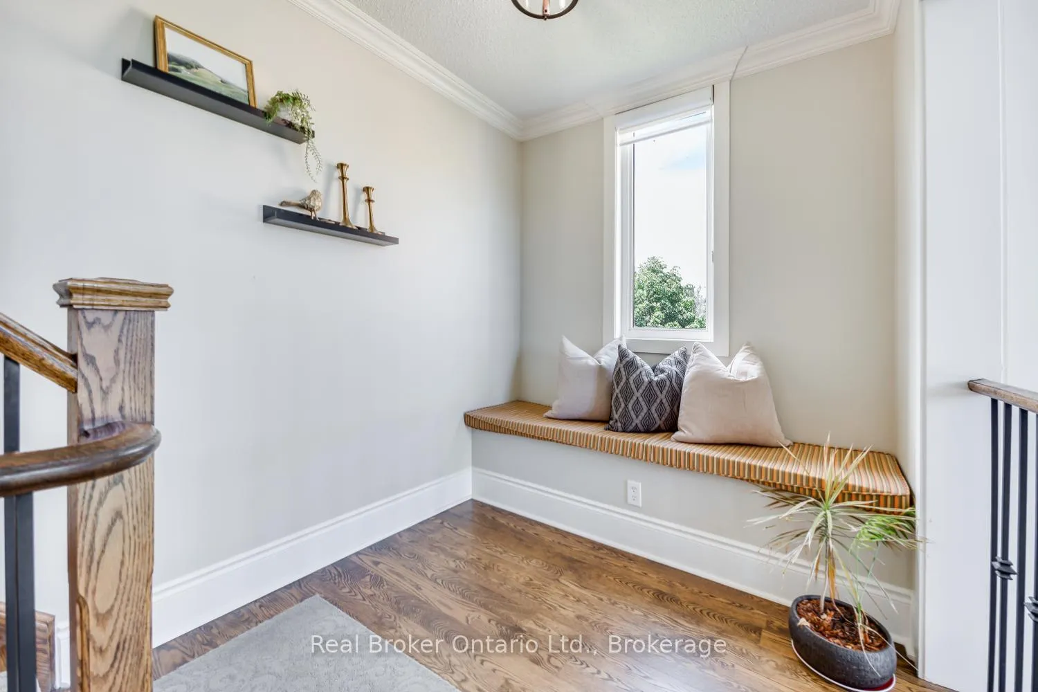 Photo 23 of 52 Brough Court, Clarington, Bowmanville — HOMEH