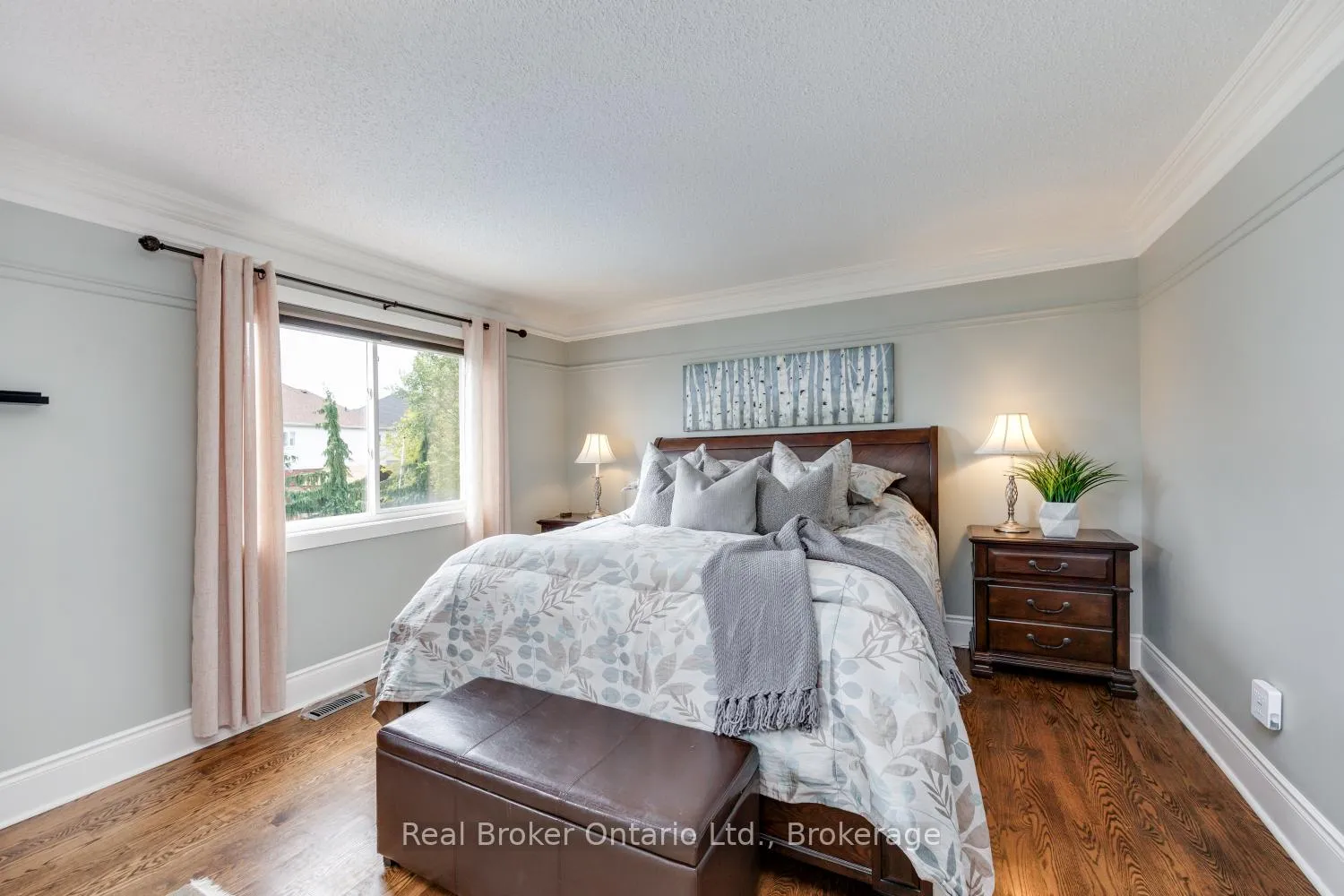 Photo 26 of 52 Brough Court, Clarington, Bowmanville — HOMEH