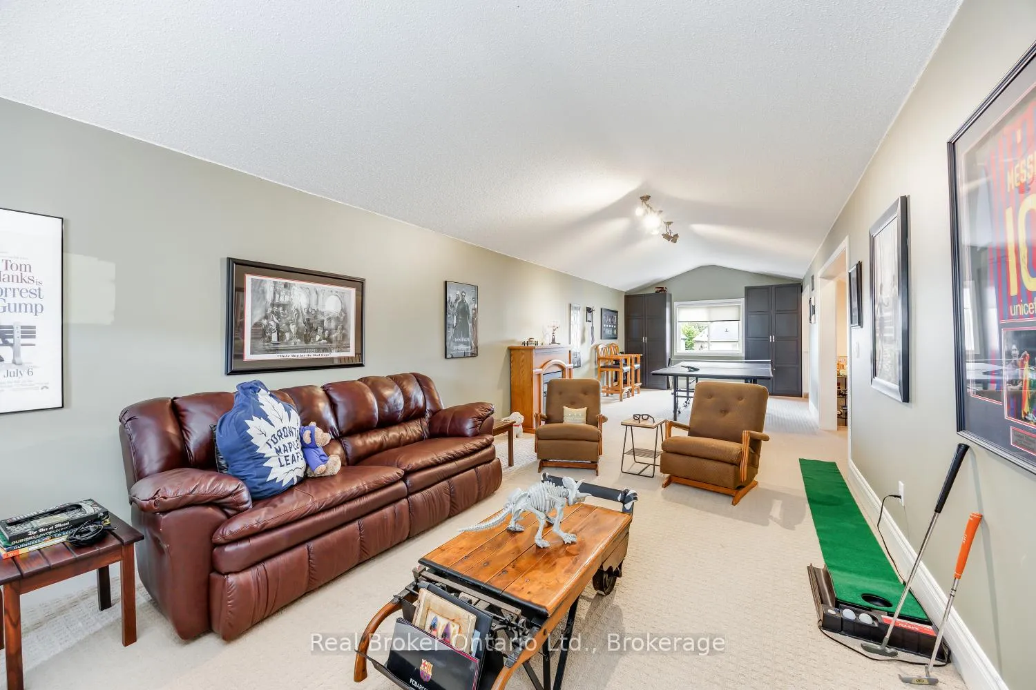 Photo 32 of 52 Brough Court, Clarington, Bowmanville — HOMEH