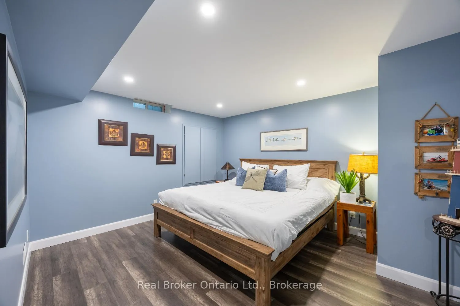 Photo 34 of 52 Brough Court, Clarington, Bowmanville — HOMEH