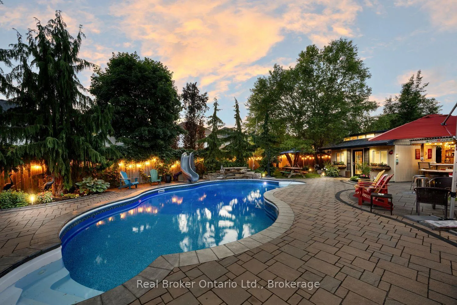 Photo 36 of 52 Brough Court, Clarington, Bowmanville — HOMEH