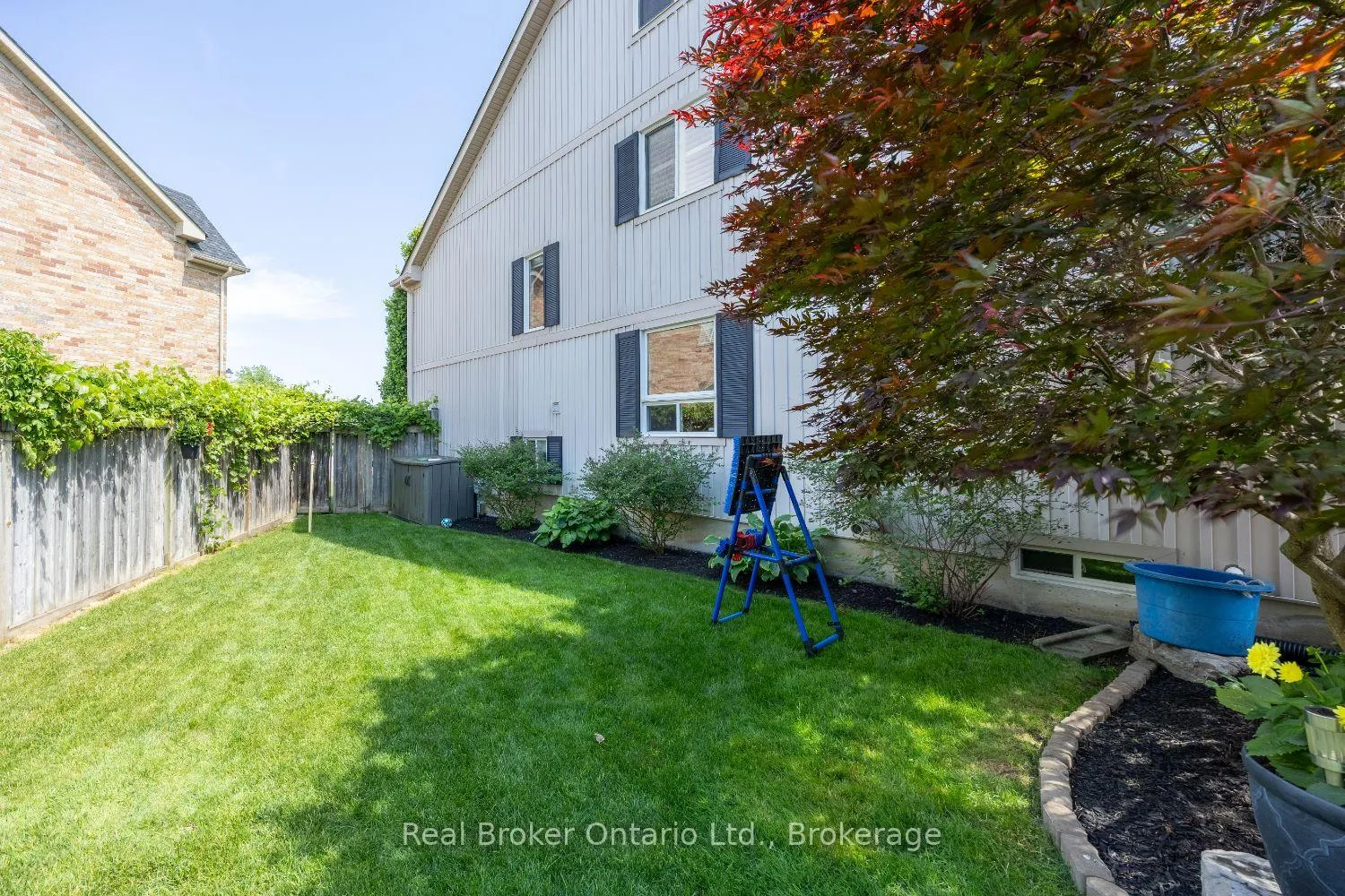 Photo 42 of 52 Brough Court, Clarington, Bowmanville — HOMEH