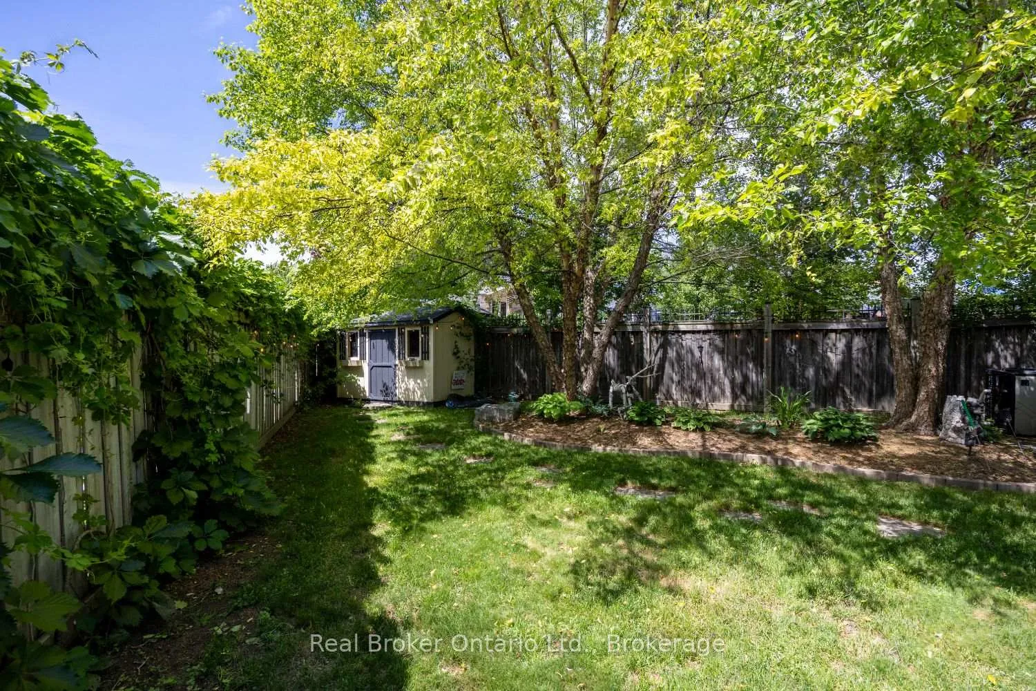 Photo 45 of 52 Brough Court, Clarington, Bowmanville — HOMEH