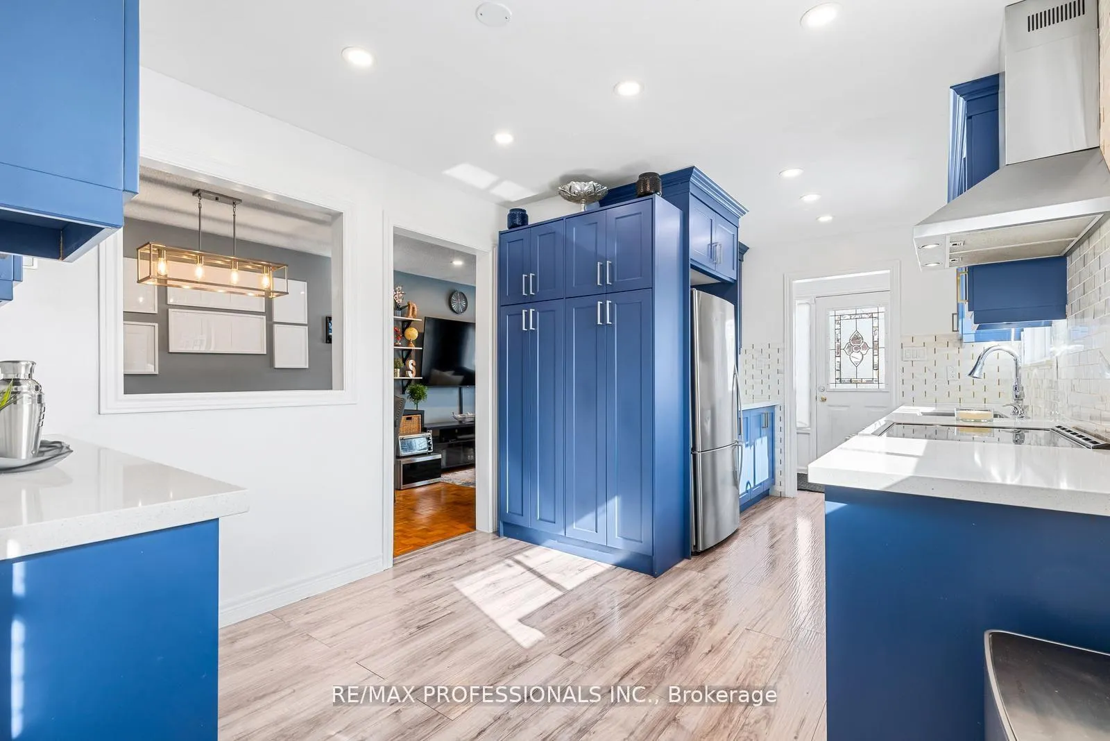 Photo 10 of 7656 Priory Crescent, Mississauga, Malton — HOMEH