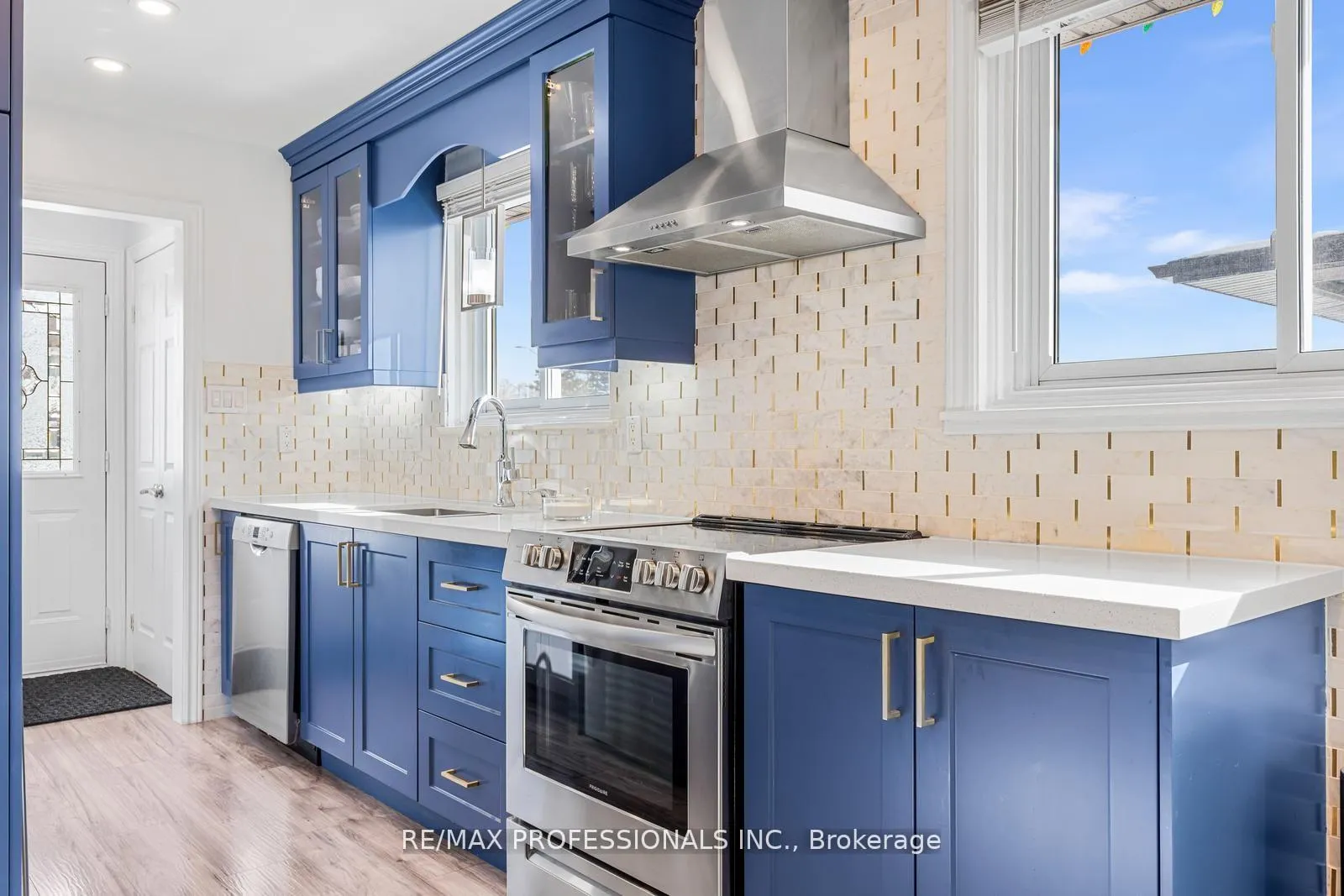 Photo 12 of 7656 Priory Crescent, Mississauga, Malton — HOMEH