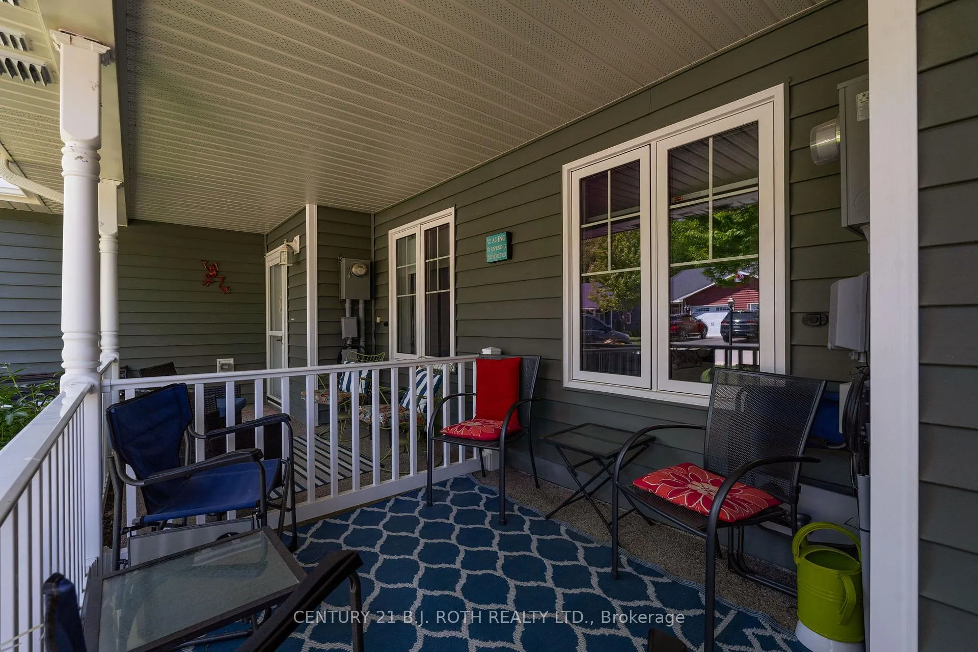 Photo 2 of 34 Chamberlain Crescent, Penetanguishene — HOMEH