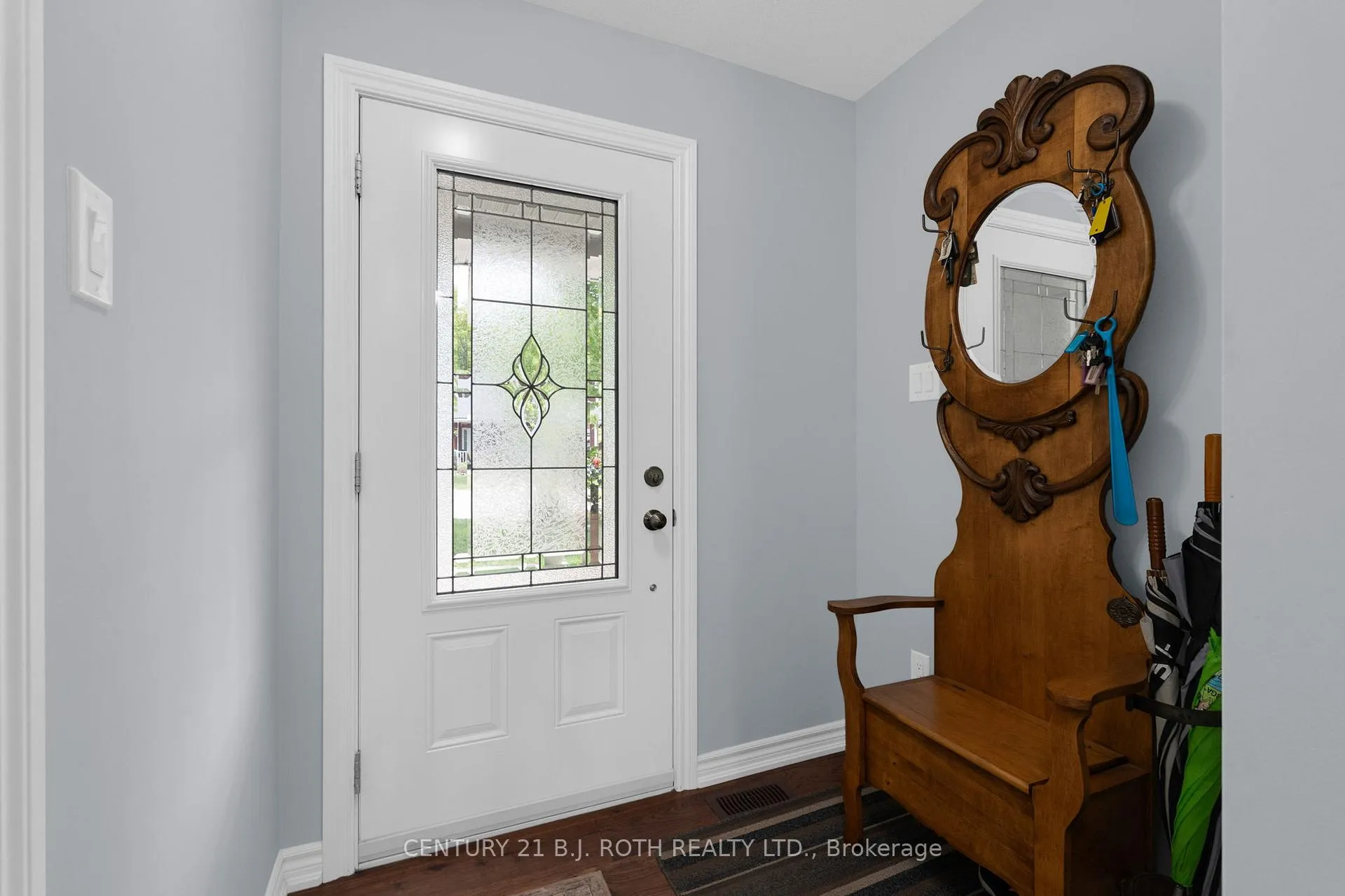 Photo 3 of 34 Chamberlain Crescent, Penetanguishene — HOMEH