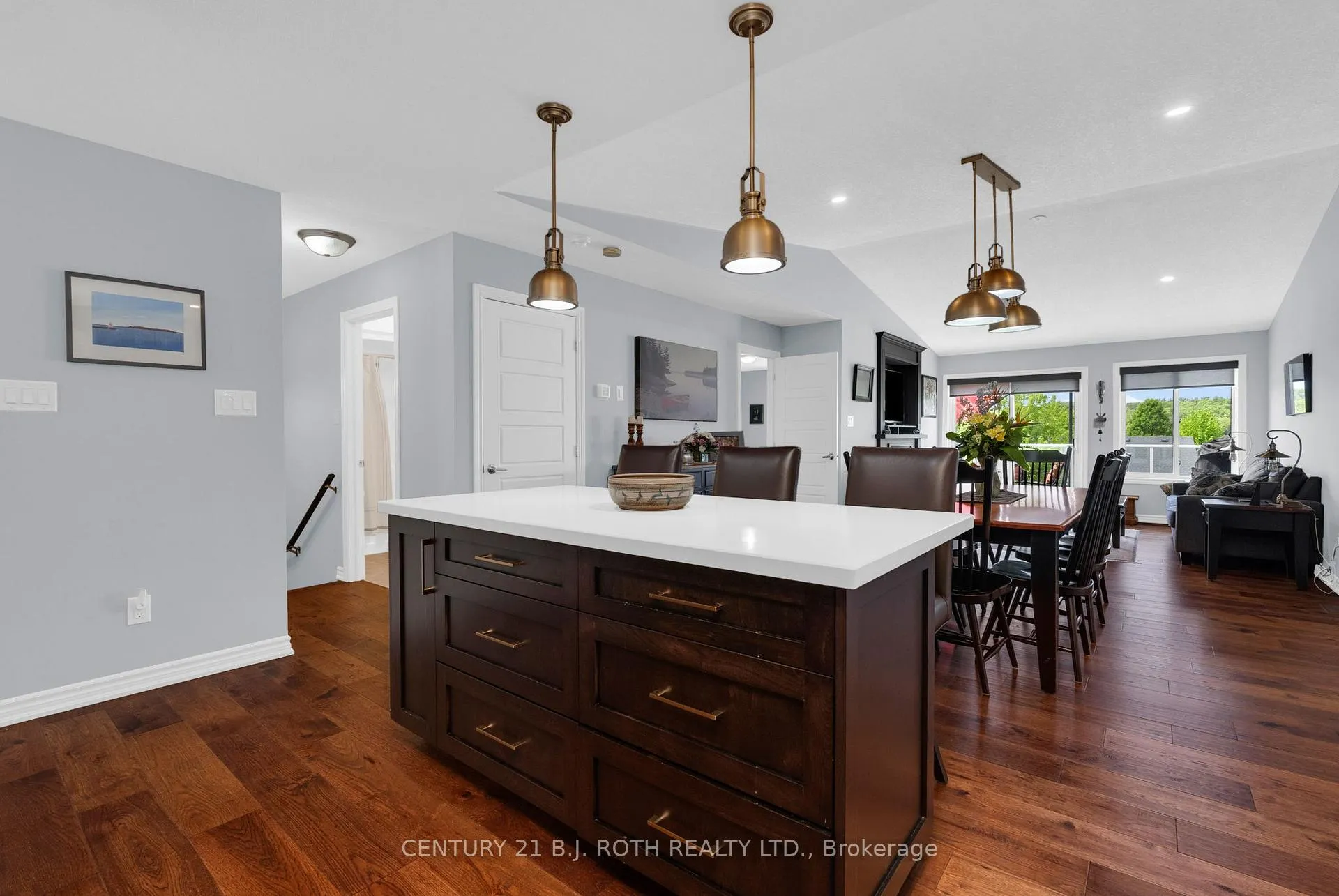 Photo 7 of 34 Chamberlain Crescent, Penetanguishene — HOMEH
