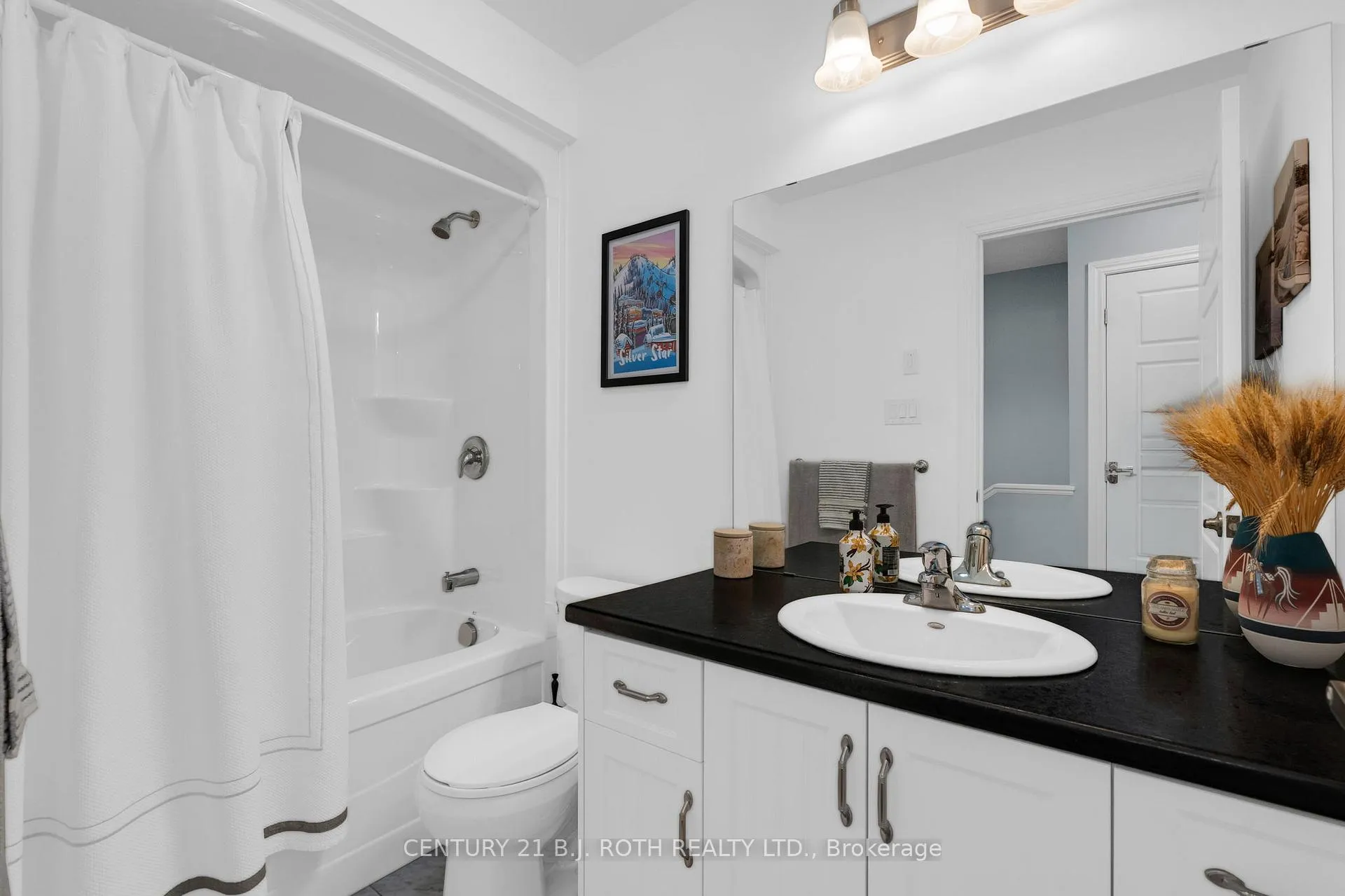 Photo 17 of 34 Chamberlain Crescent, Penetanguishene — HOMEH