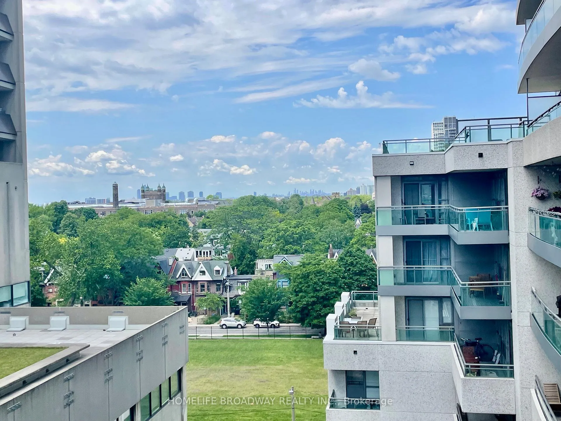 Photo 11 of Unit 715, 736 Spadina Avenue, Toronto, University — HOMEH