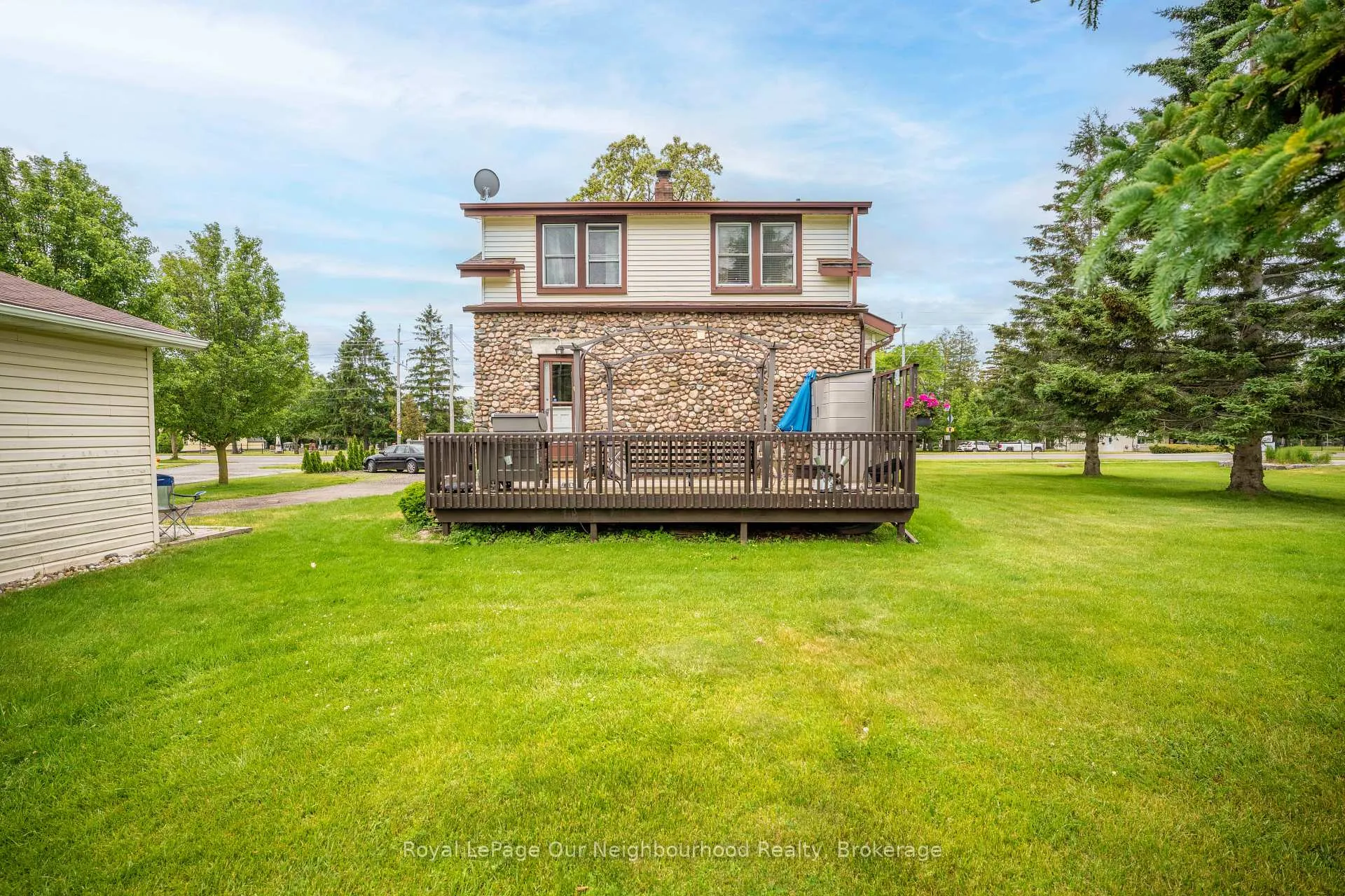 Photo 16 of 107 Toronto Road, Port Hope — HOMEH
