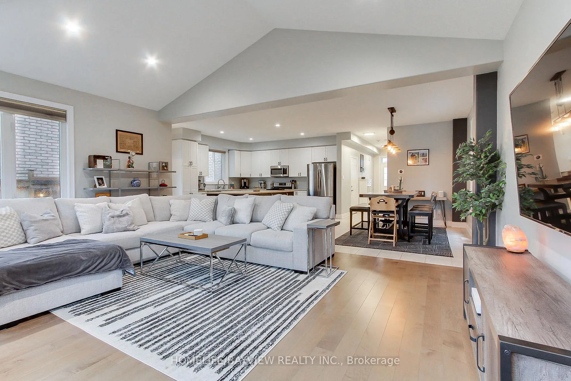 Photo 1 of 35 Booth Lane, Barrie, Painswick South — HOMEH
