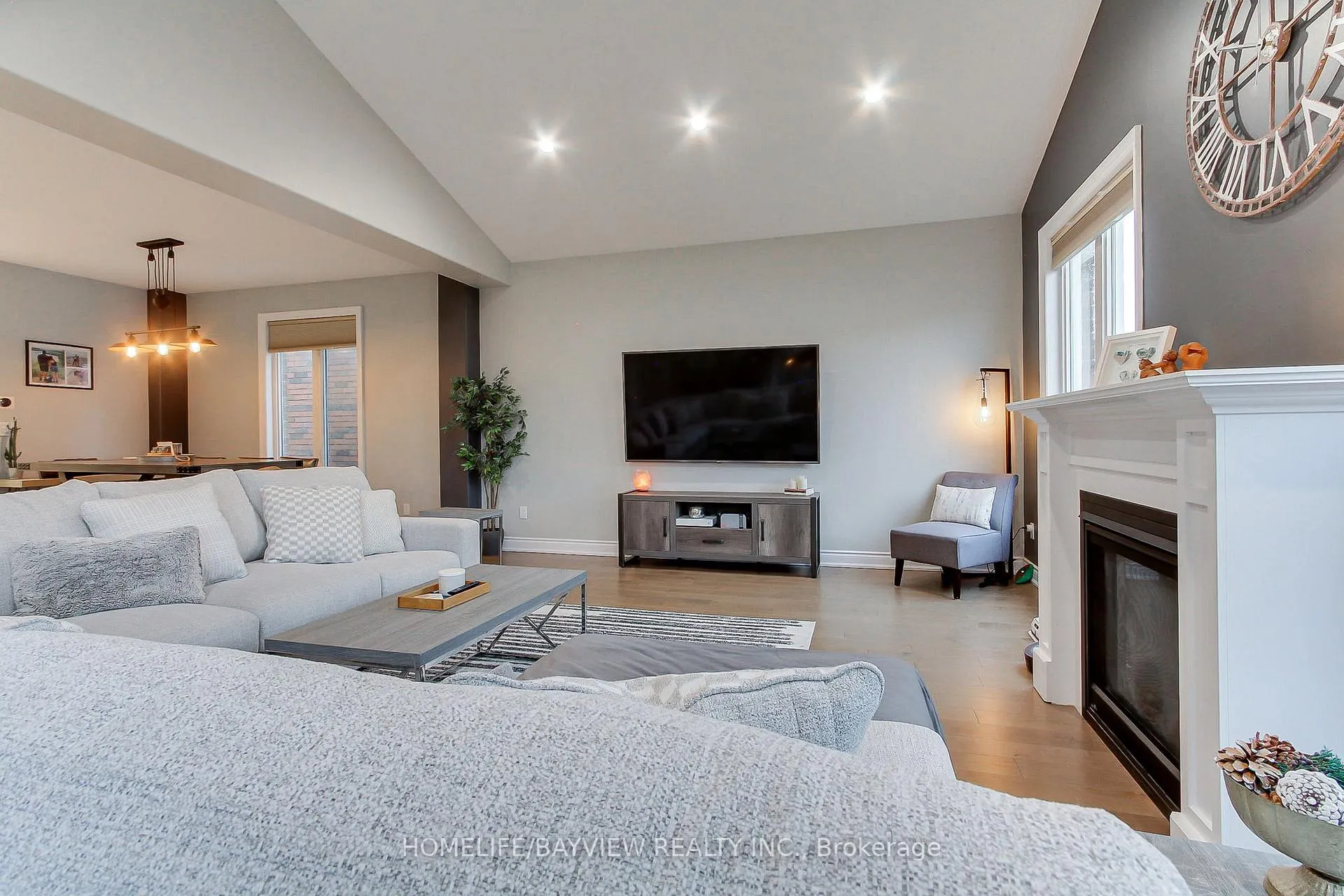 Photo 5 of 35 Booth Lane, Barrie, Painswick South — HOMEH