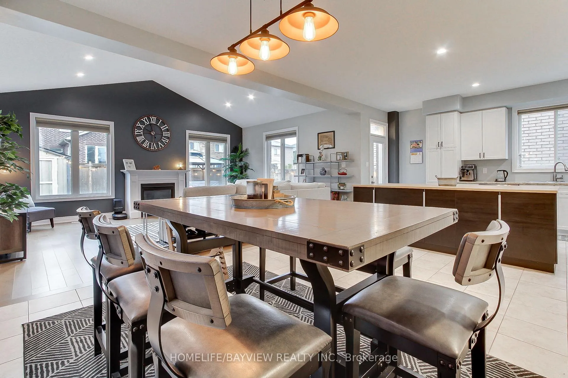 Photo 6 of 35 Booth Lane, Barrie, Painswick South — HOMEH
