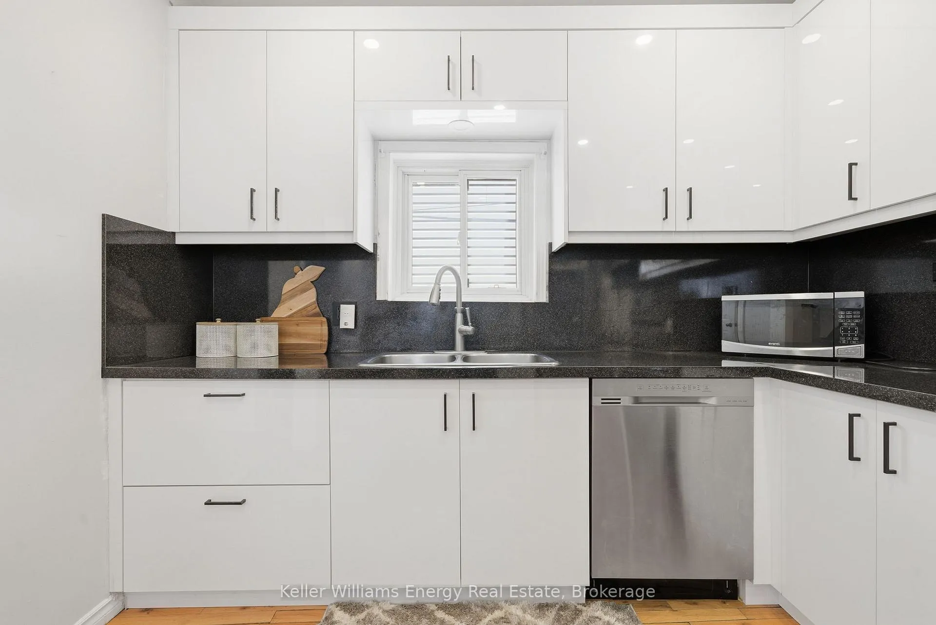 Photo 6 of 327 Albert Street, Oshawa, Central — HOMEH