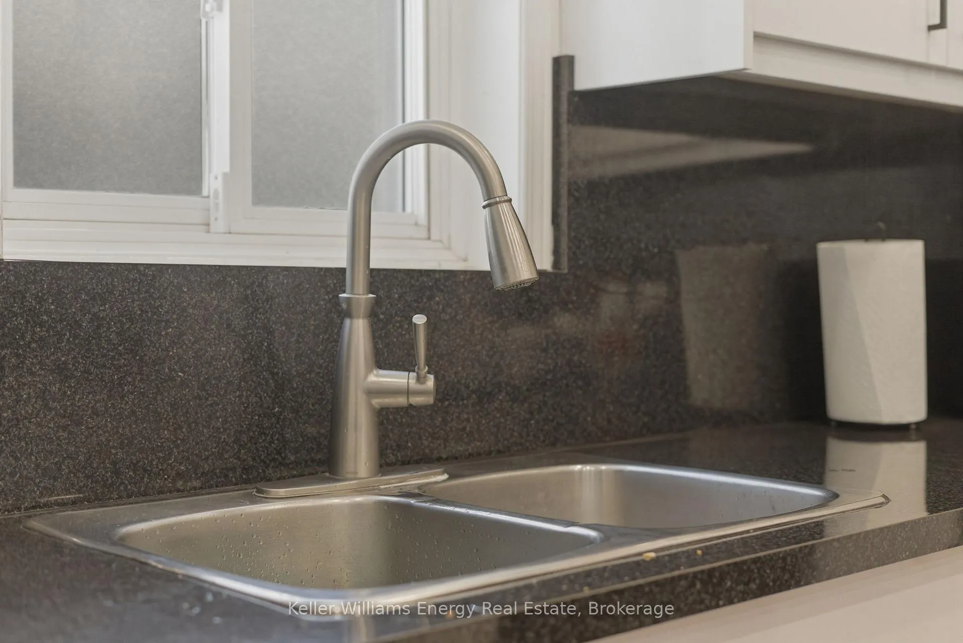 Photo 7 of 327 Albert Street, Oshawa, Central — HOMEH