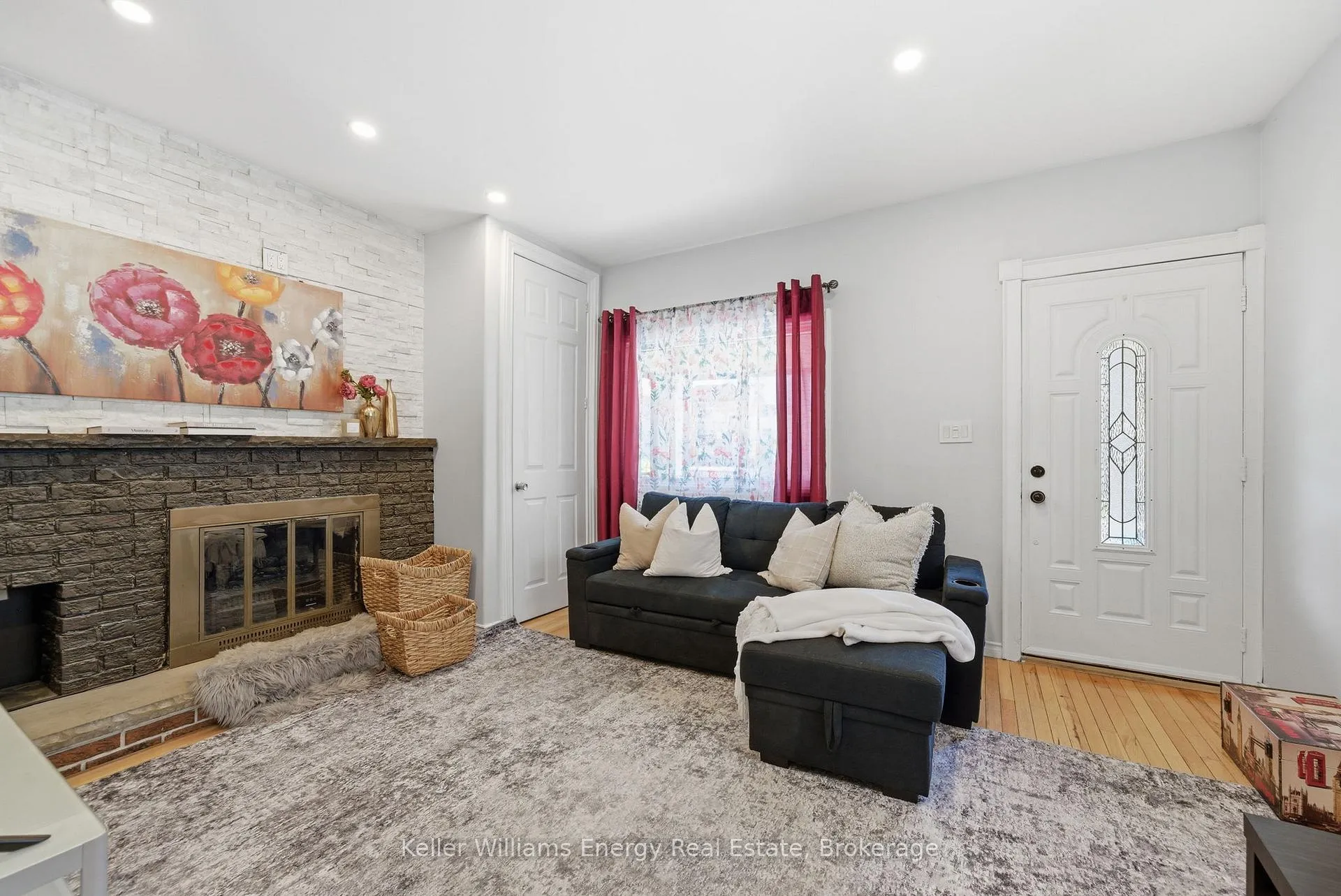 Photo 13 of 327 Albert Street, Oshawa, Central — HOMEH