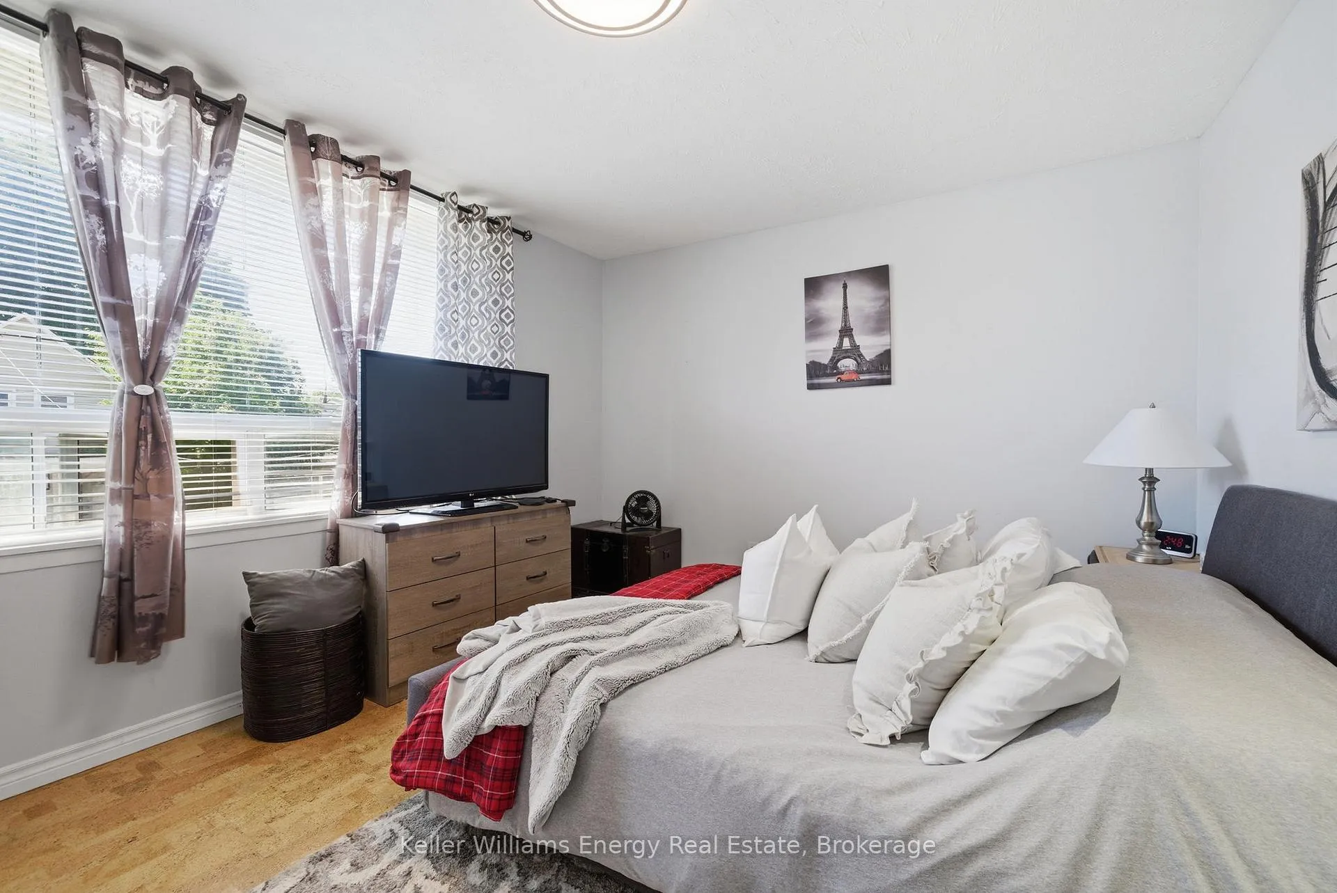 Photo 18 of 327 Albert Street, Oshawa, Central — HOMEH