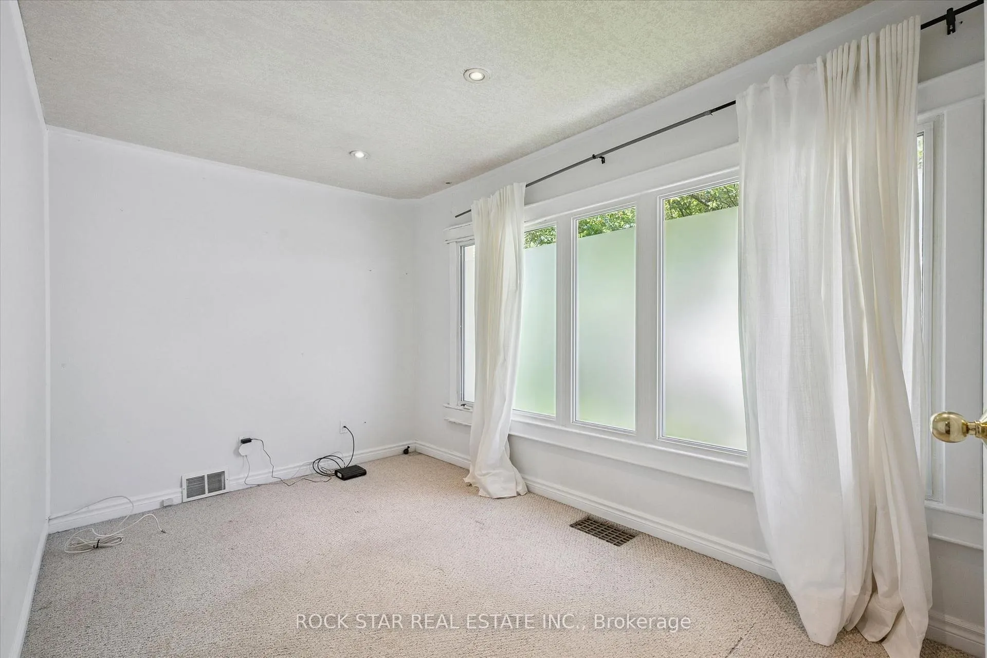 Photo 9 of 16 Beaucourt Place, Hamilton, Ainslie Wood — HOMEH