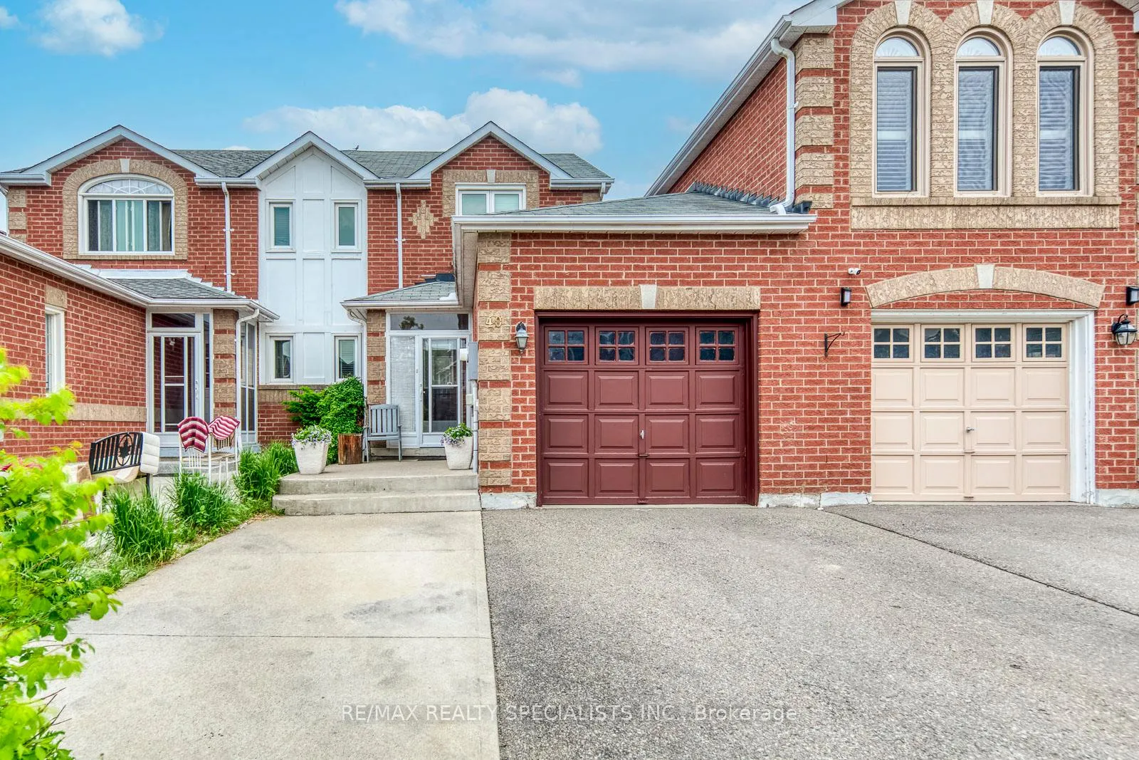 Front of 40 Mannel Crescent