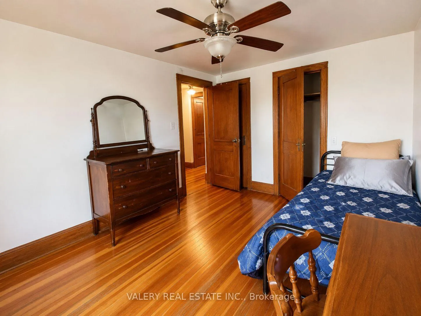 Photo 11 of 1058 Moy Ave, Windsor — HOMEH