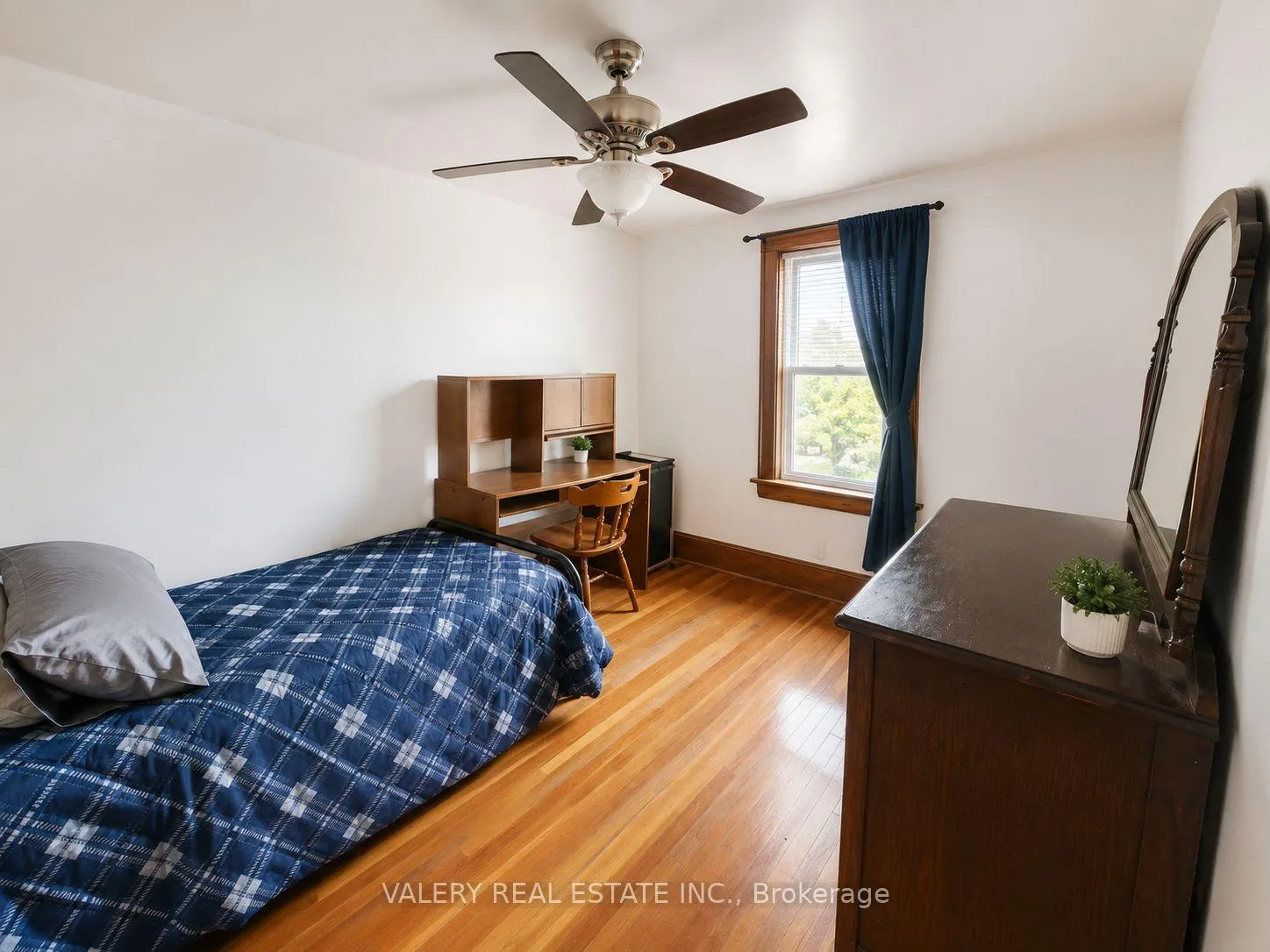 Photo 12 of 1058 Moy Ave, Windsor — HOMEH