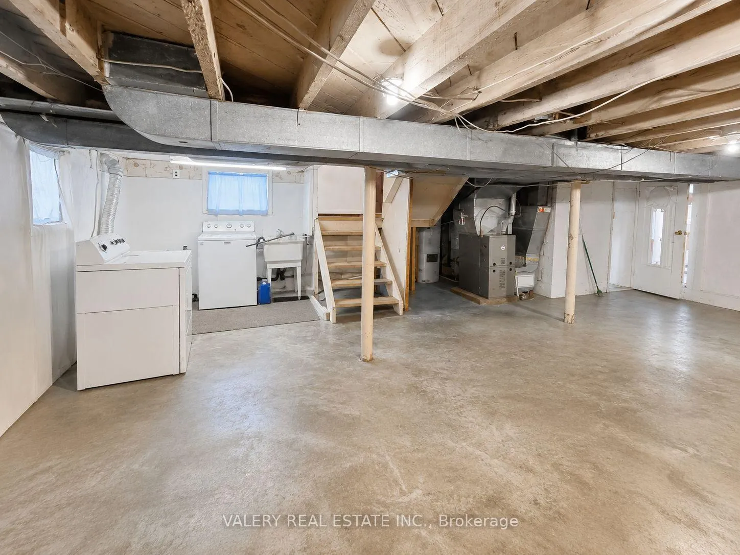 Photo 20 of 1058 Moy Ave, Windsor — HOMEH