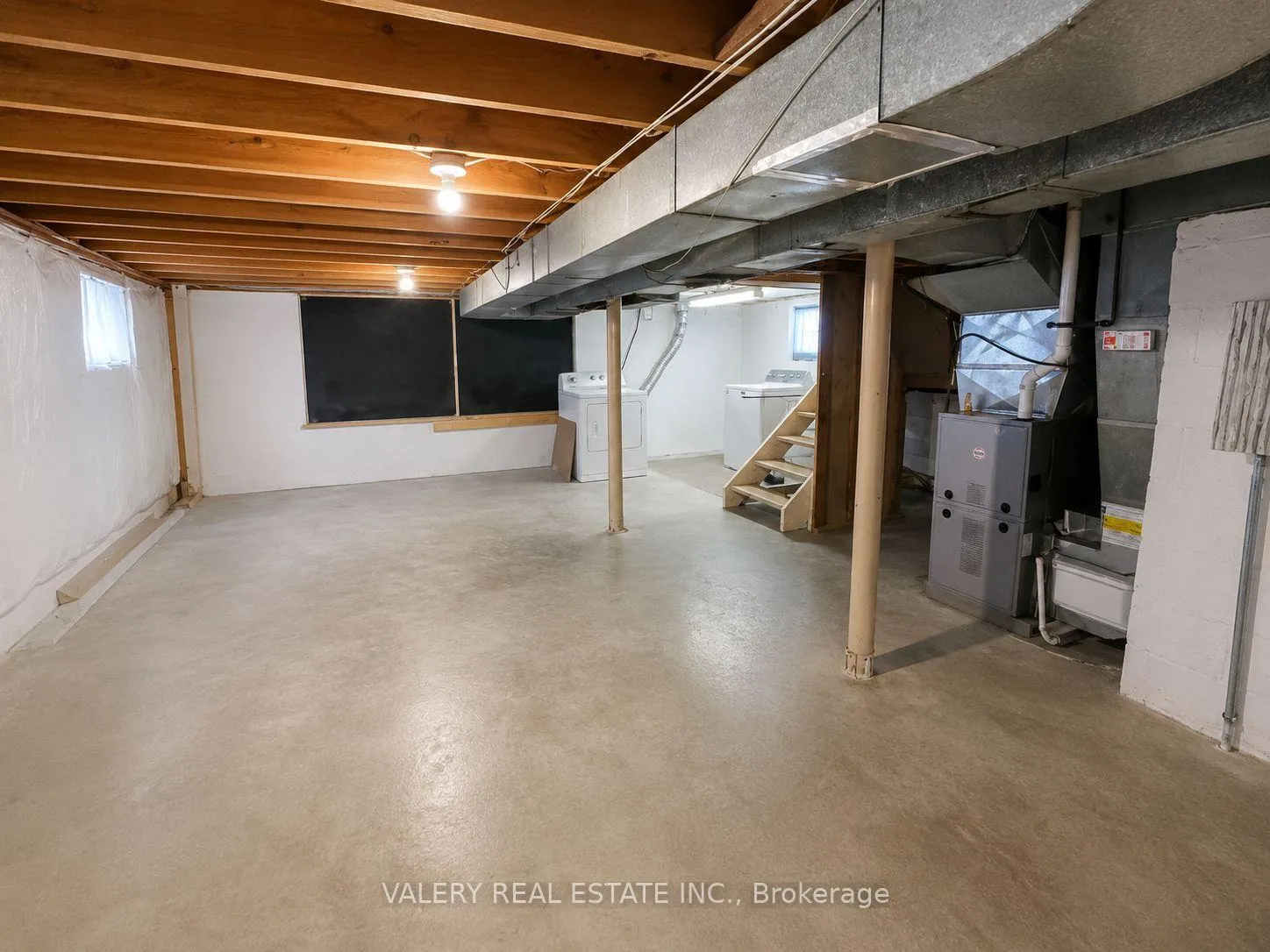 Photo 22 of 1058 Moy Ave, Windsor — HOMEH