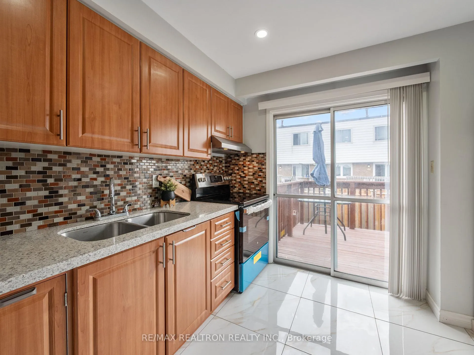 Photo 7 of Unit 37, 7500 Goreway Drive, Mississauga, Malton — HOMEH