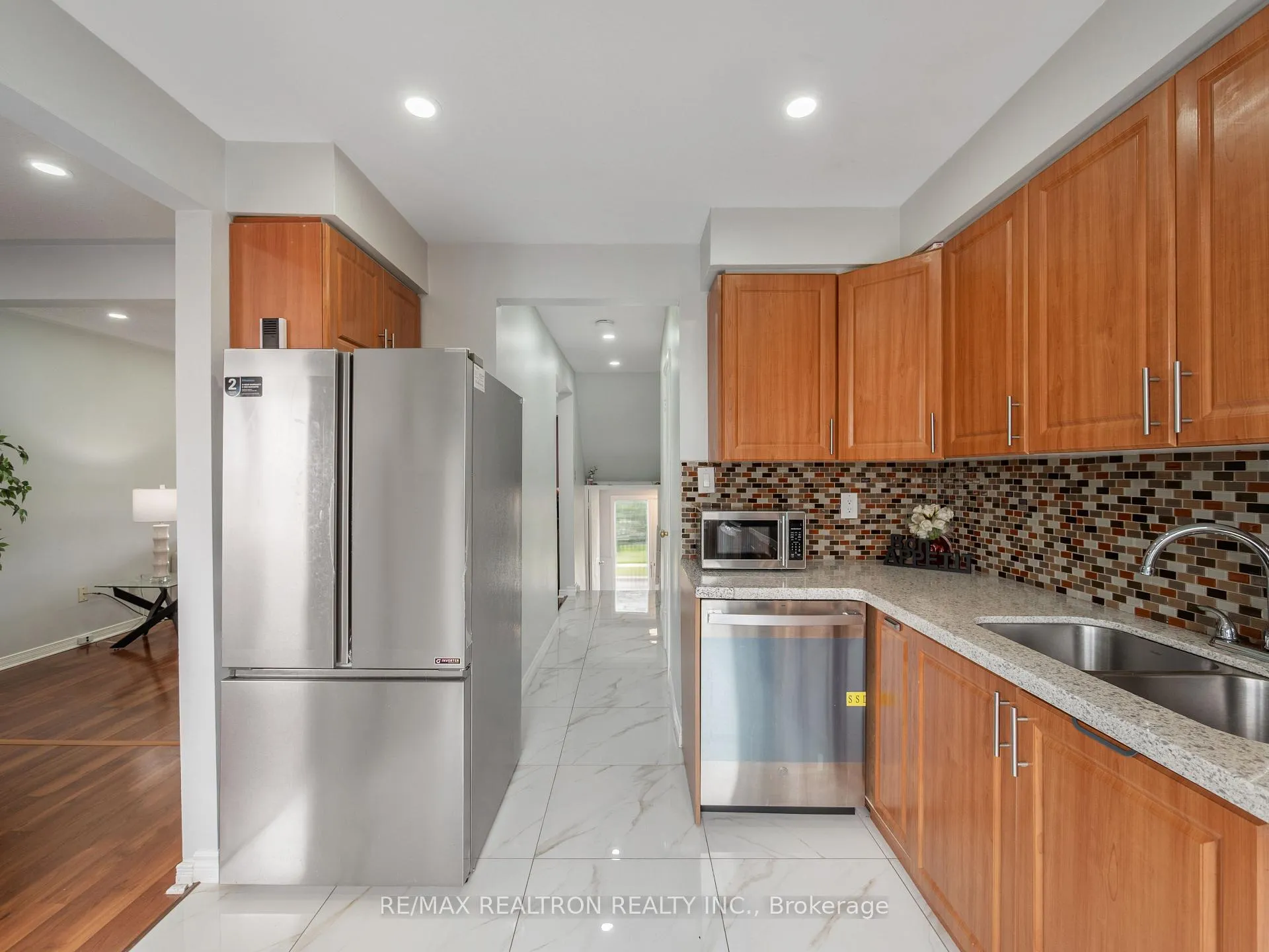 Photo 8 of Unit 37, 7500 Goreway Drive, Mississauga, Malton — HOMEH