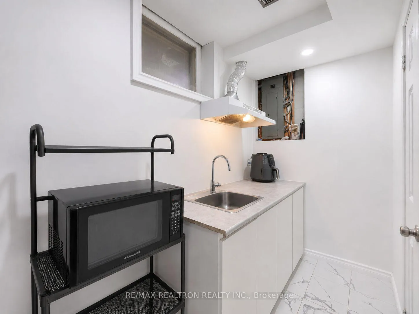Photo 16 of Unit 37, 7500 Goreway Drive, Mississauga, Malton — HOMEH