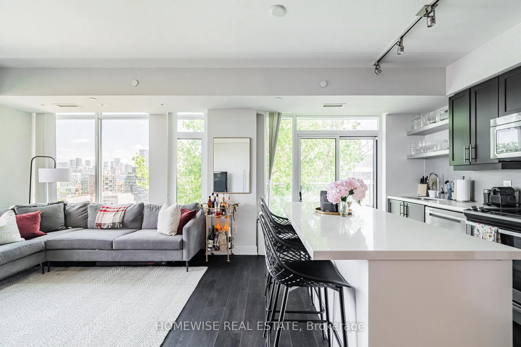 Front of Unit Lph12, 525 Adelaide Street