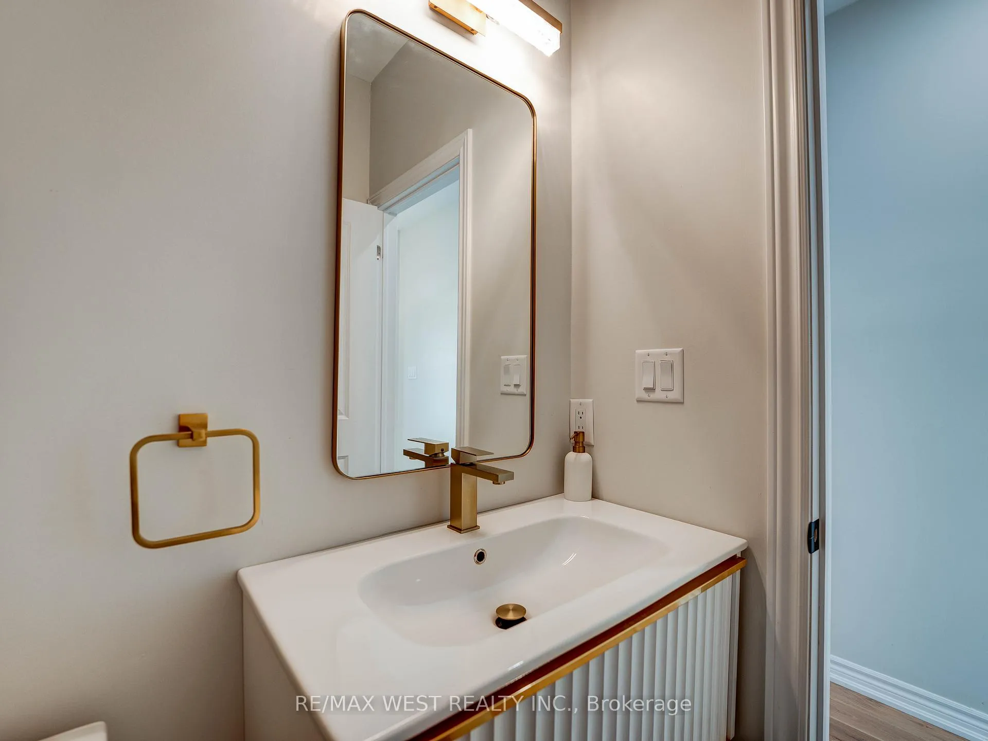 Photo 9 of 1525 Prentice Road, Innisfil, Rural Innisfil — HOMEH