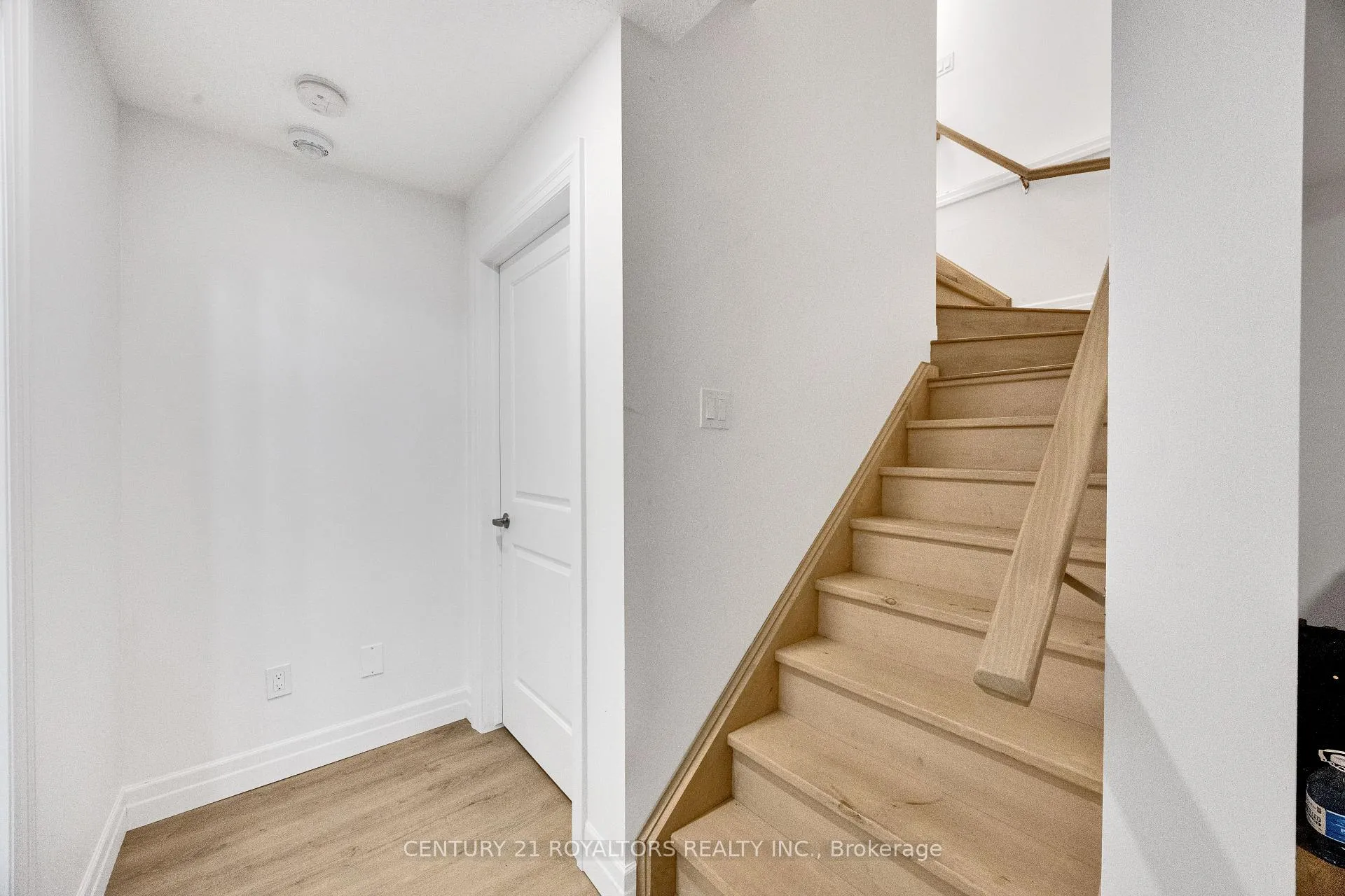 Photo 32 of 3013 Petty Road, London, South W — HOMEH