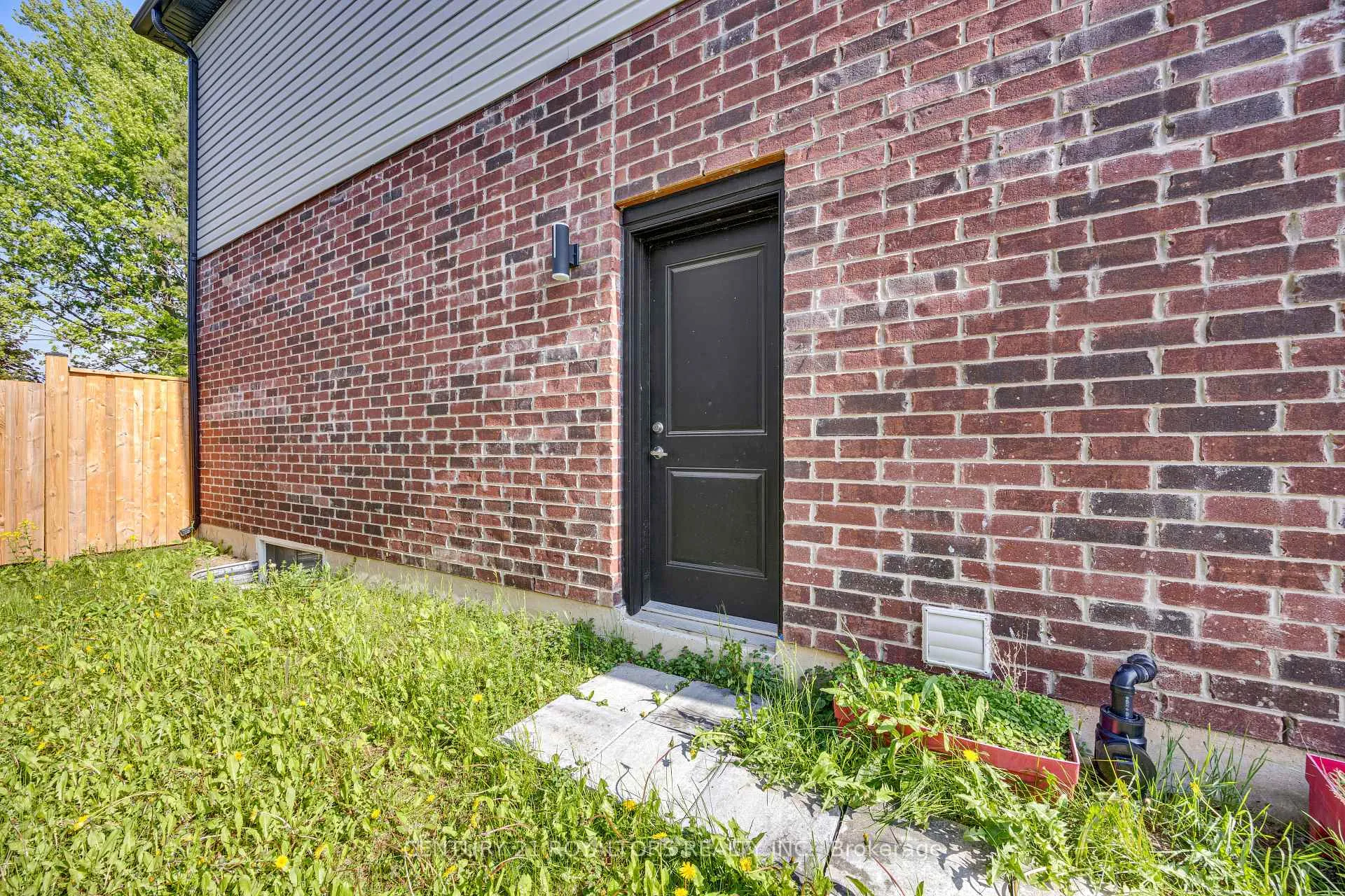 Photo 44 of 3013 Petty Road, London, South W — HOMEH