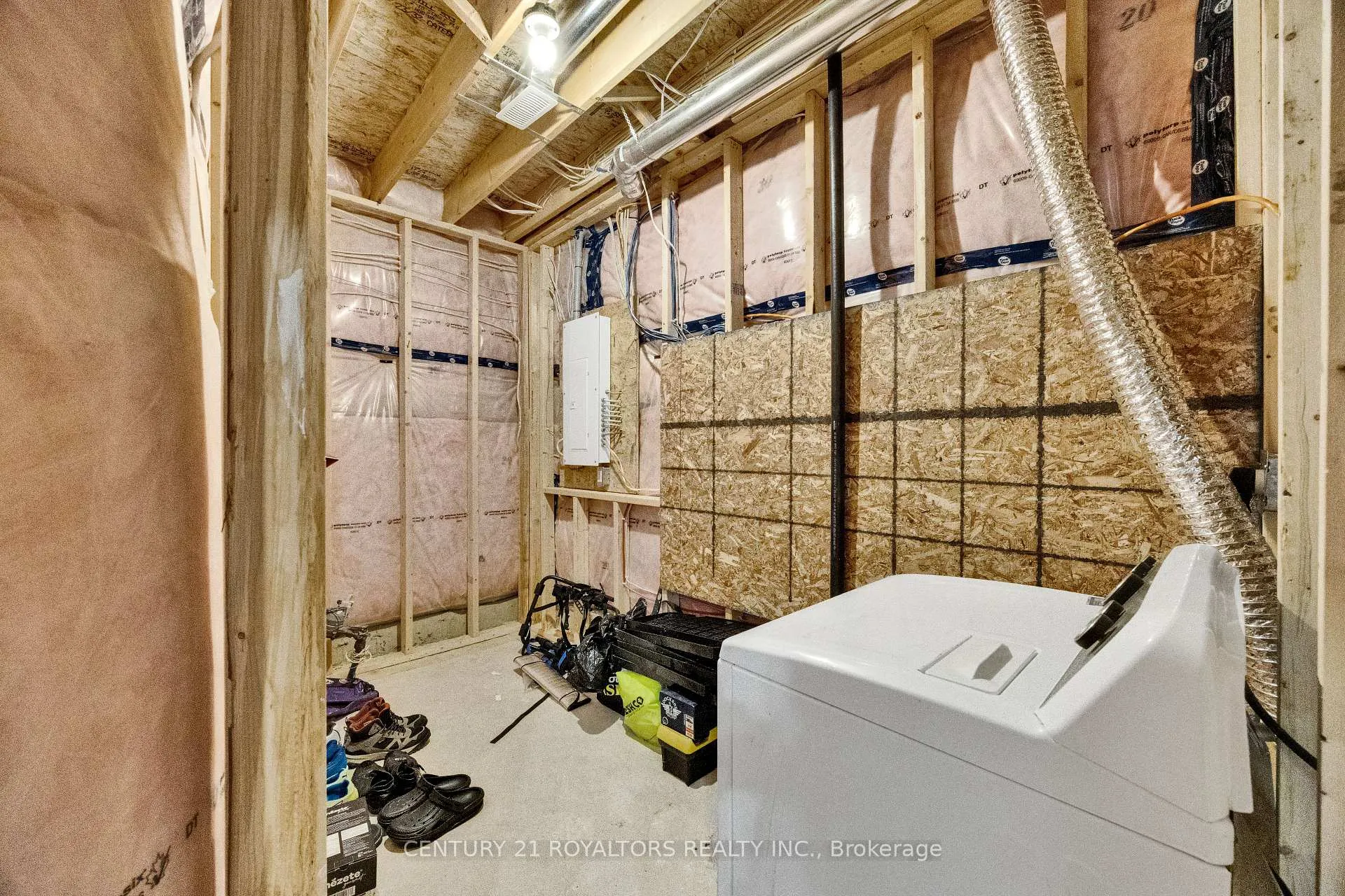 Photo 45 of 3013 Petty Road, London, South W — HOMEH