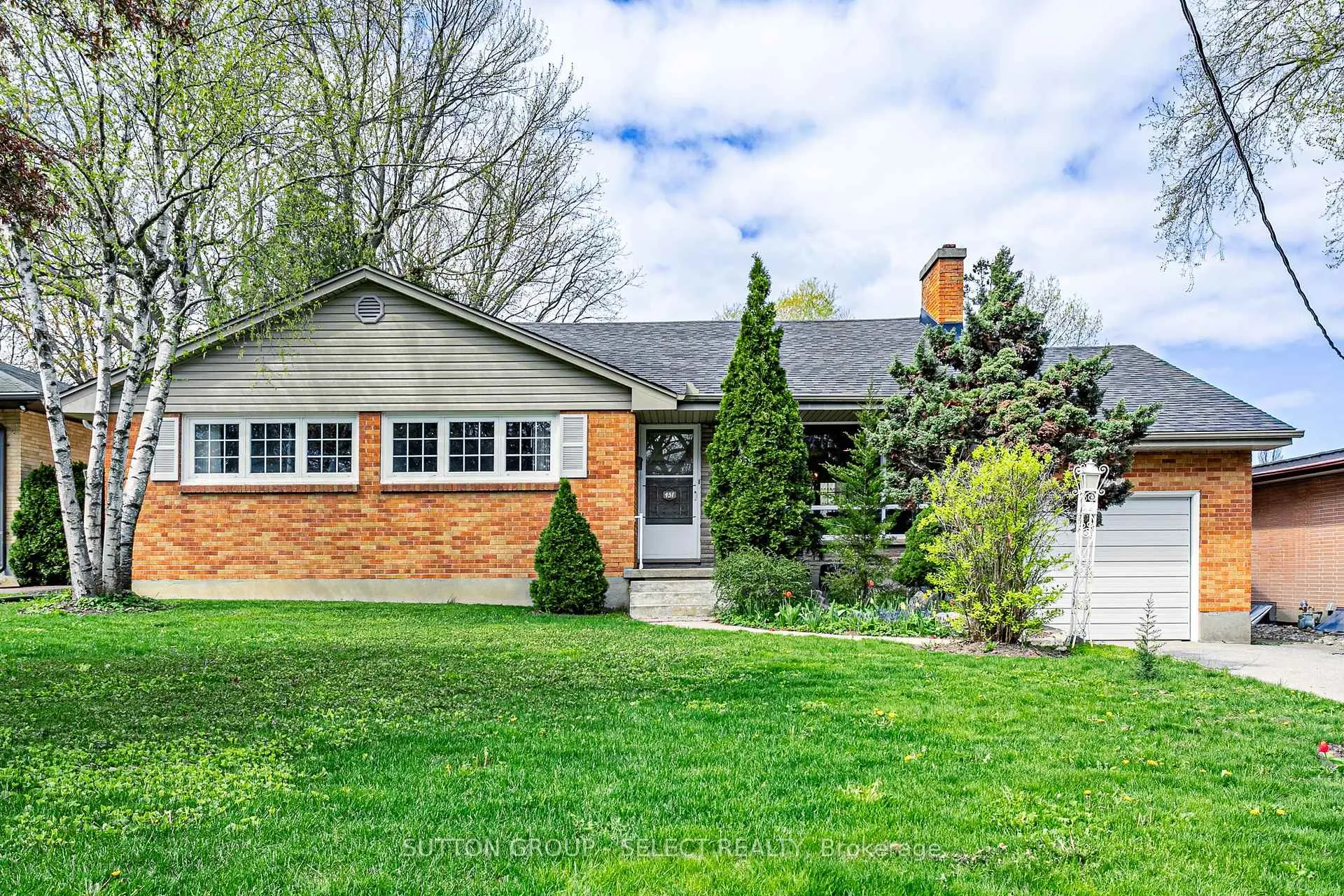 Front of 451 Ridout Street S