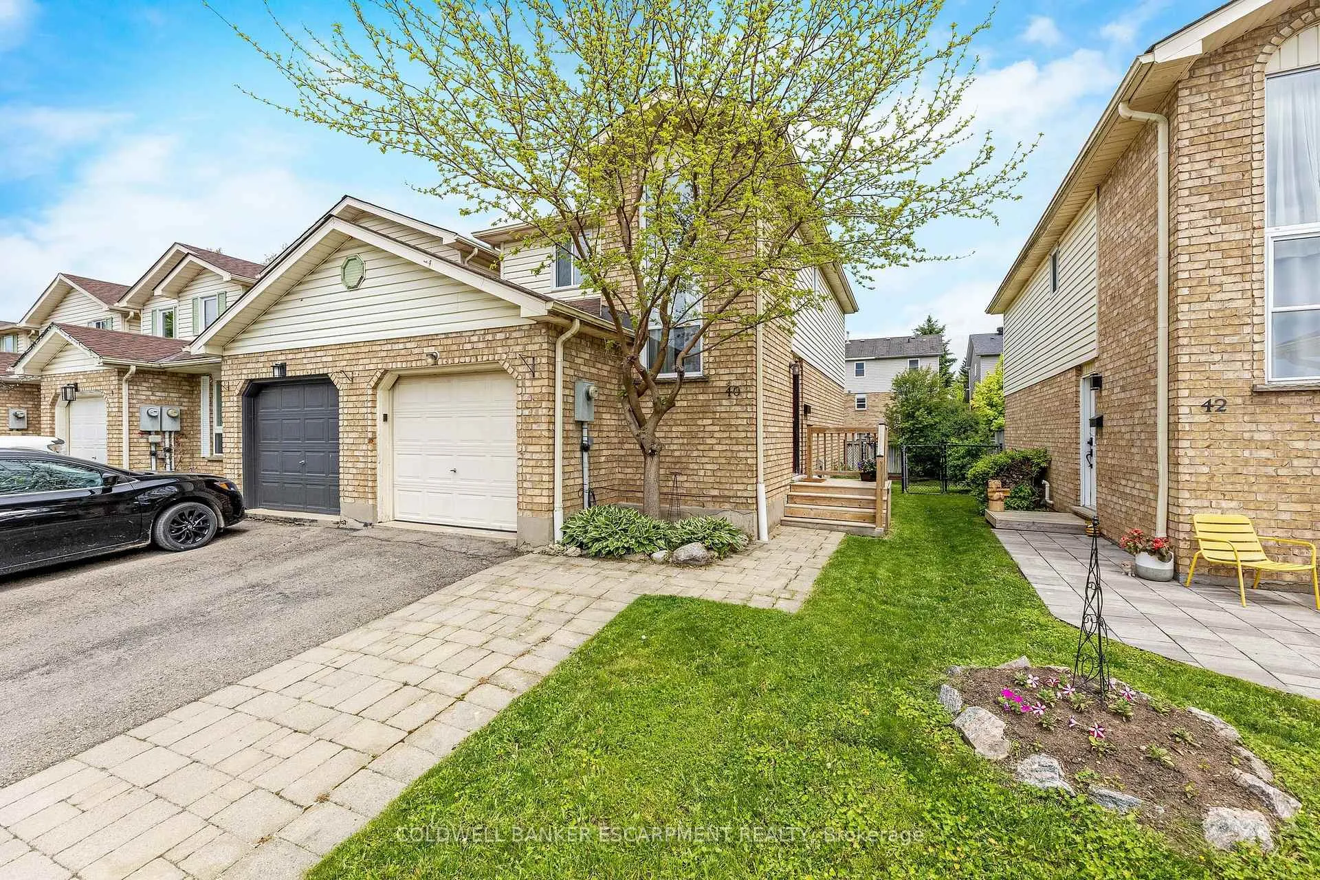 Photo 3 of 40 Danville Avenue, Halton Hills, Acton — HOMEH