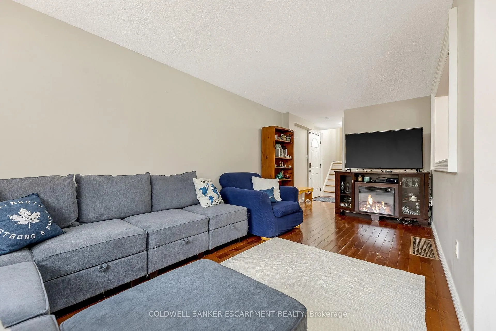 Photo 8 of 40 Danville Avenue, Halton Hills, Acton — HOMEH