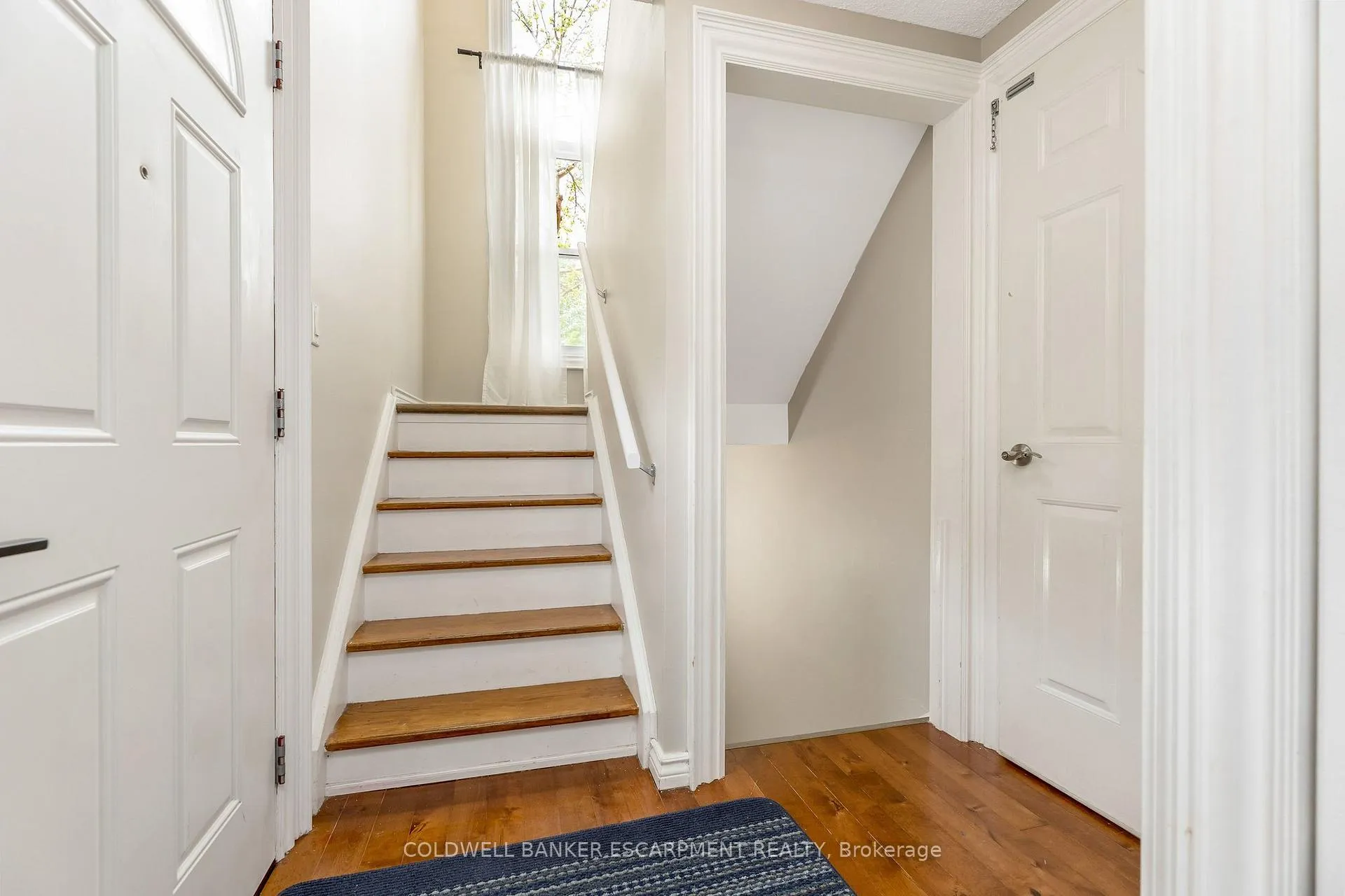 Photo 13 of 40 Danville Avenue, Halton Hills, Acton — HOMEH